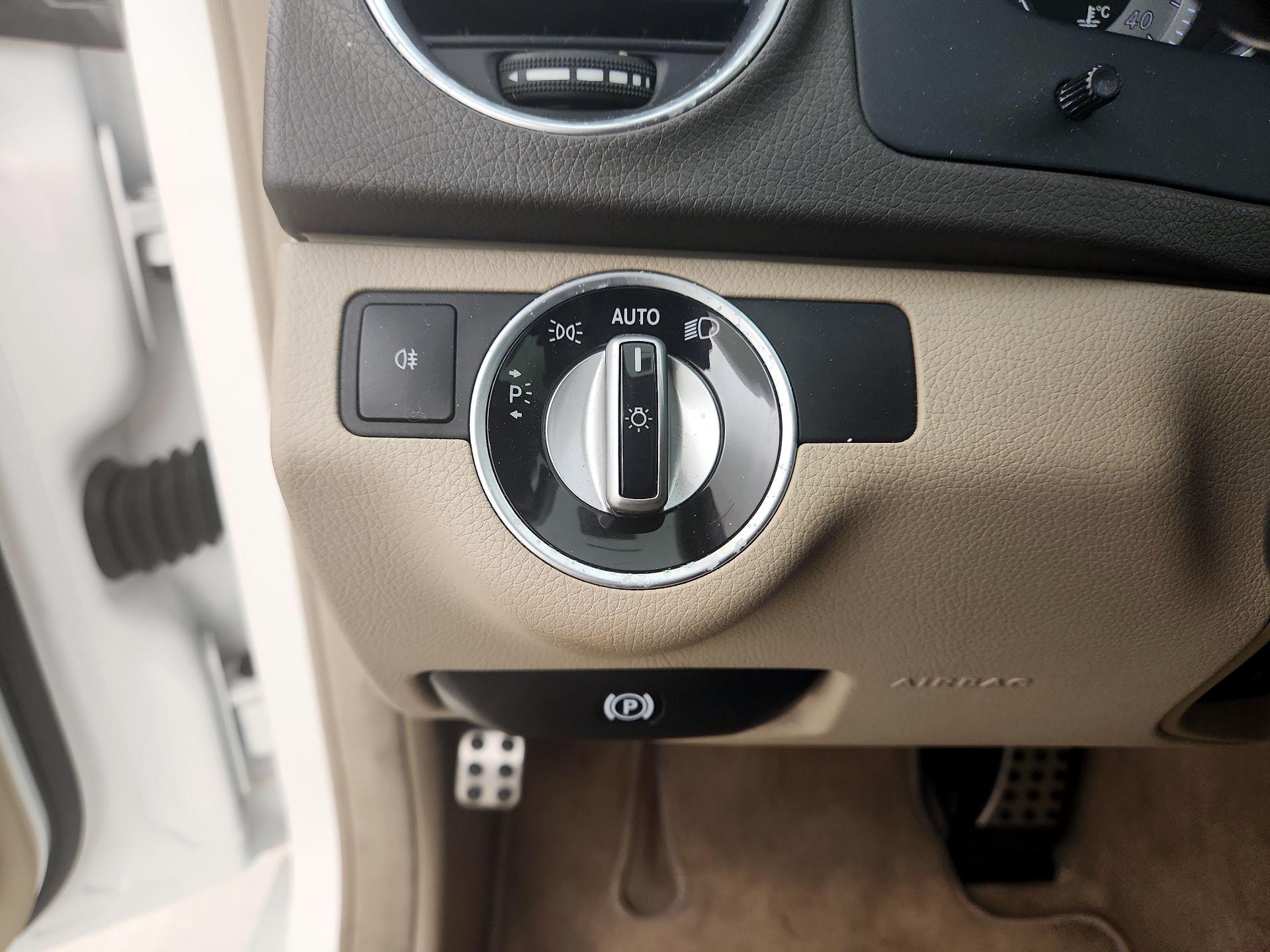 Thumbnail: 2014 Mercedes-Benz C-Class - 13