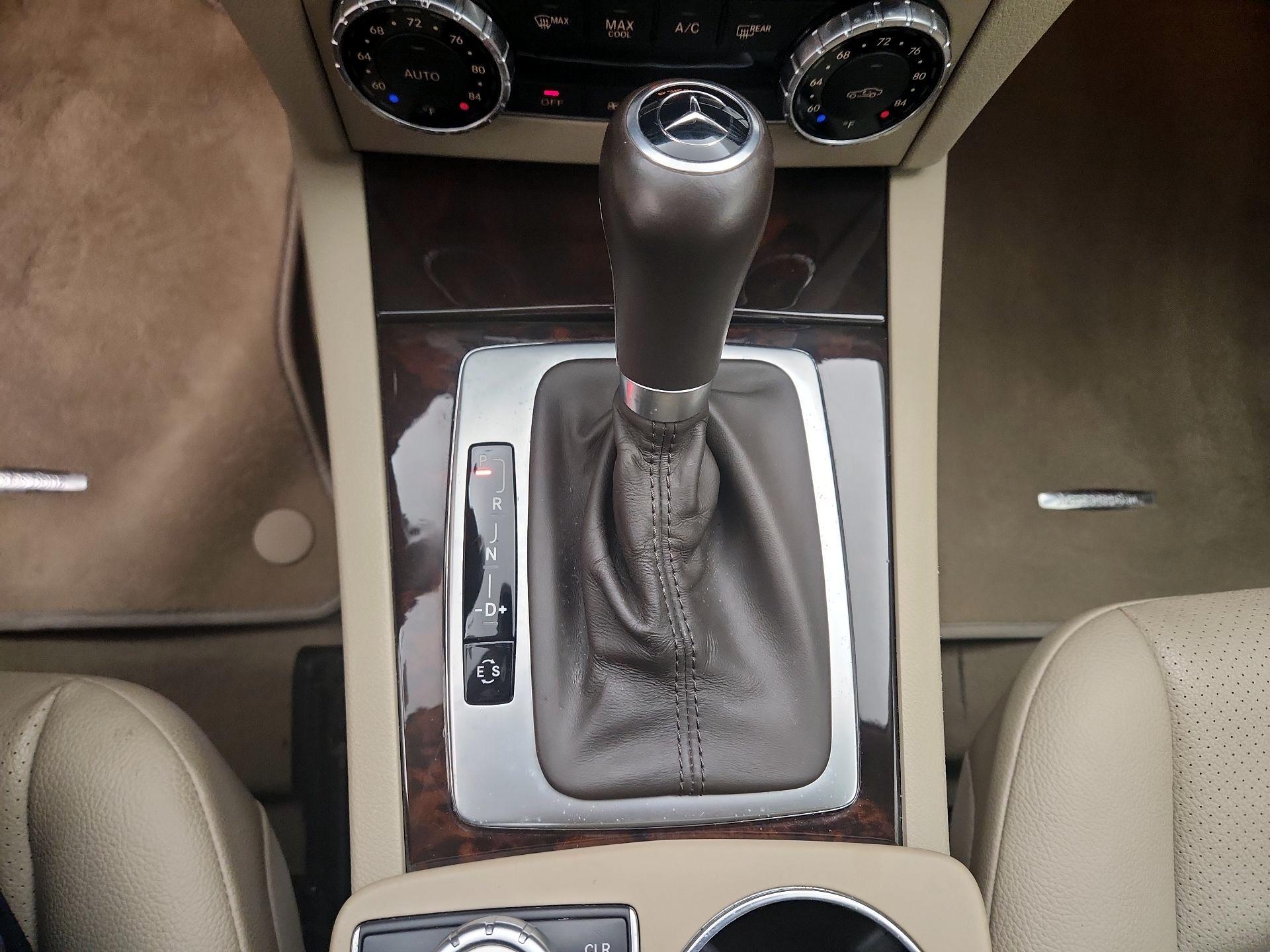 Thumbnail: 2014 Mercedes-Benz C-Class - 16