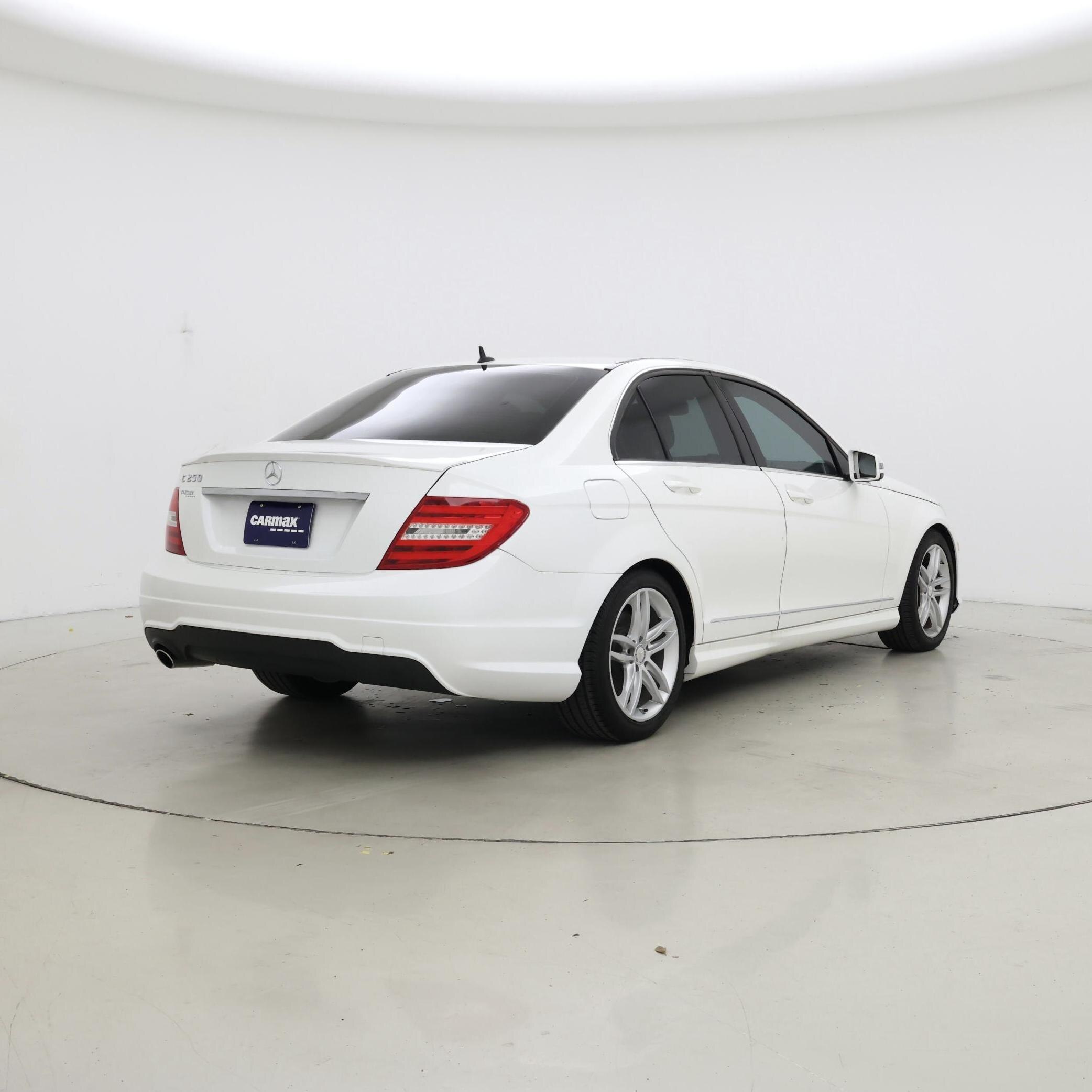 Thumbnail: 2014 Mercedes-Benz C-Class - 8
