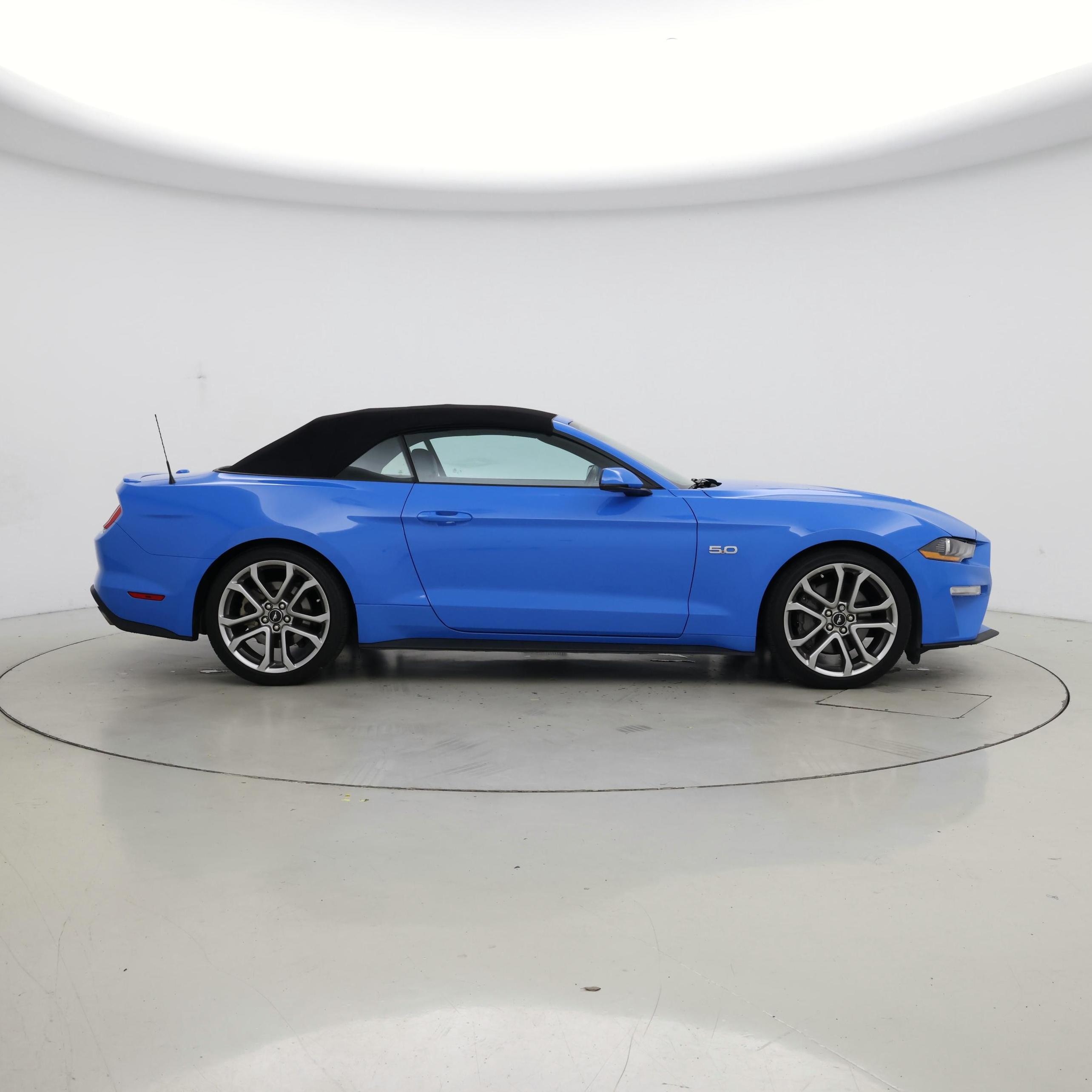 Thumbnail: 2022 Ford Mustang - 7