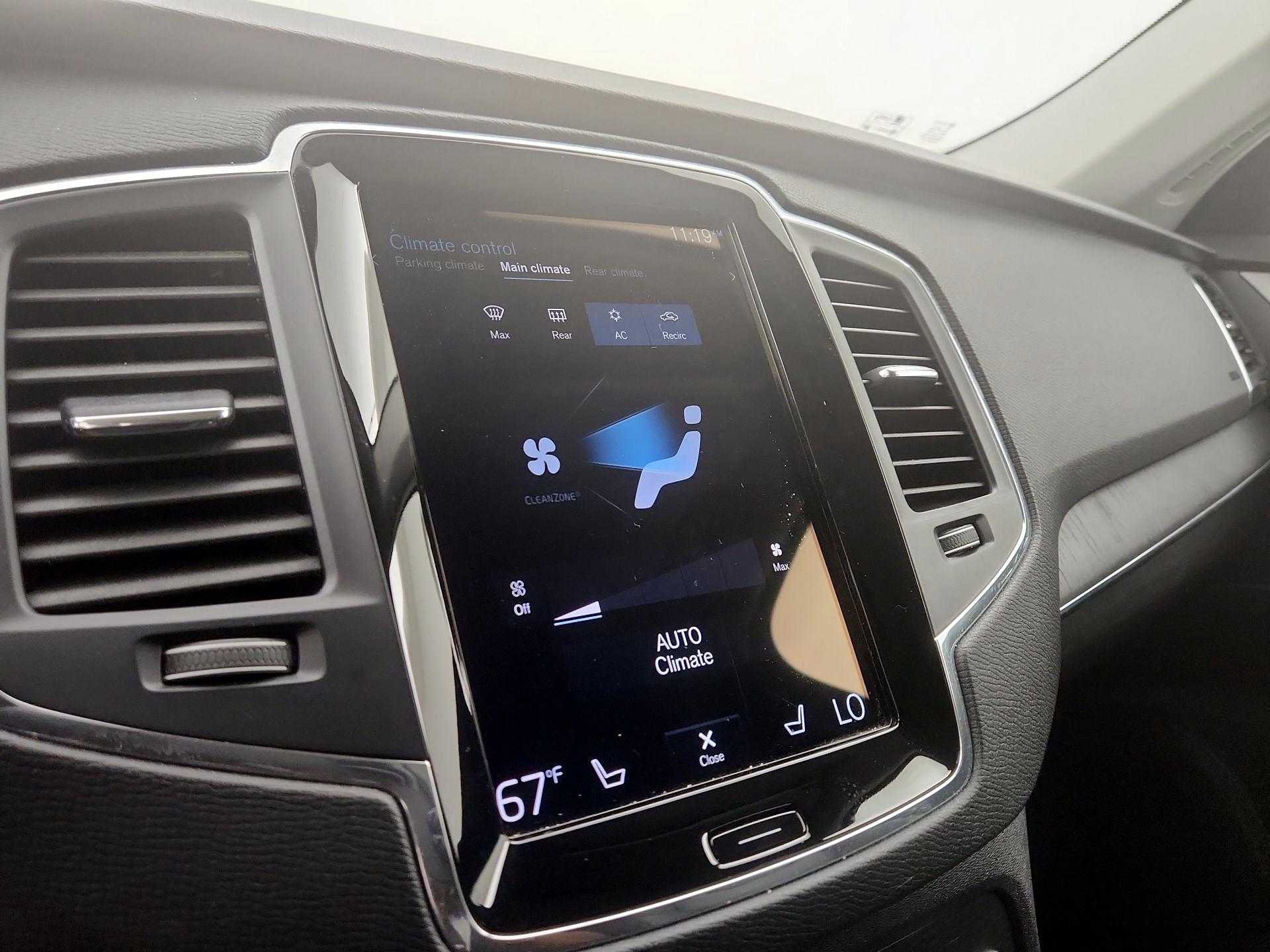 Thumbnail: 2020 Volvo XC90 - 17
