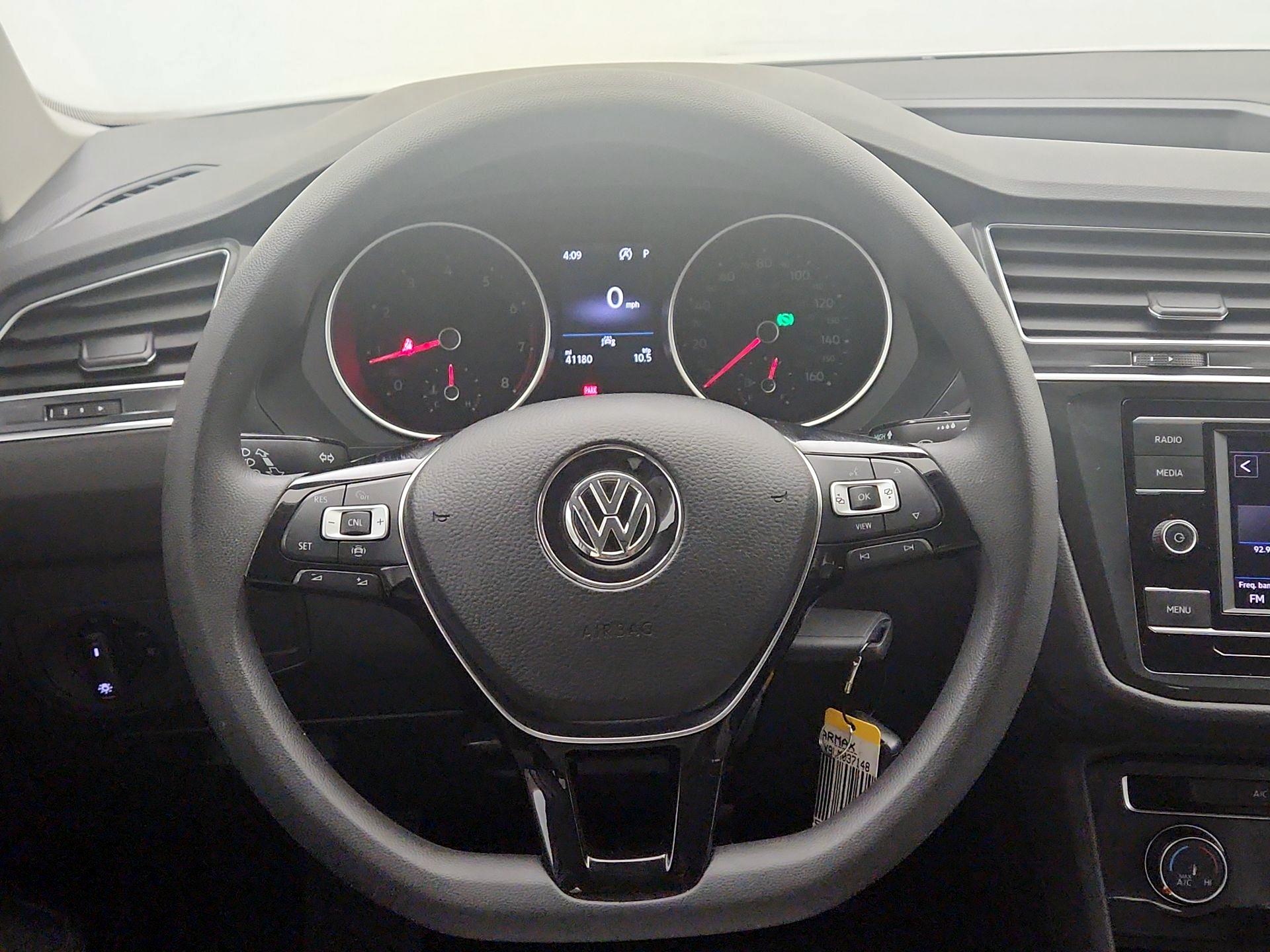 Thumbnail: 2020 Volkswagen Tiguan - 10