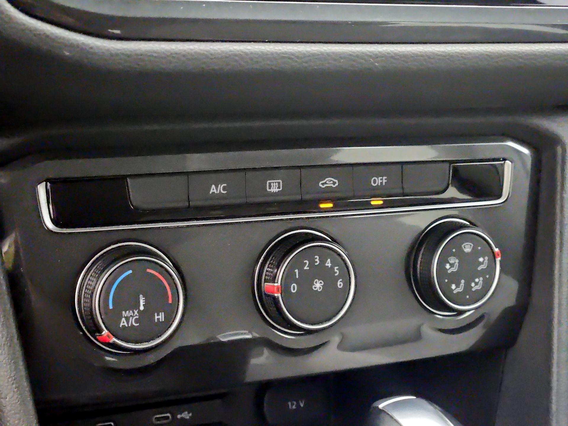 Thumbnail: 2020 Volkswagen Tiguan - 15