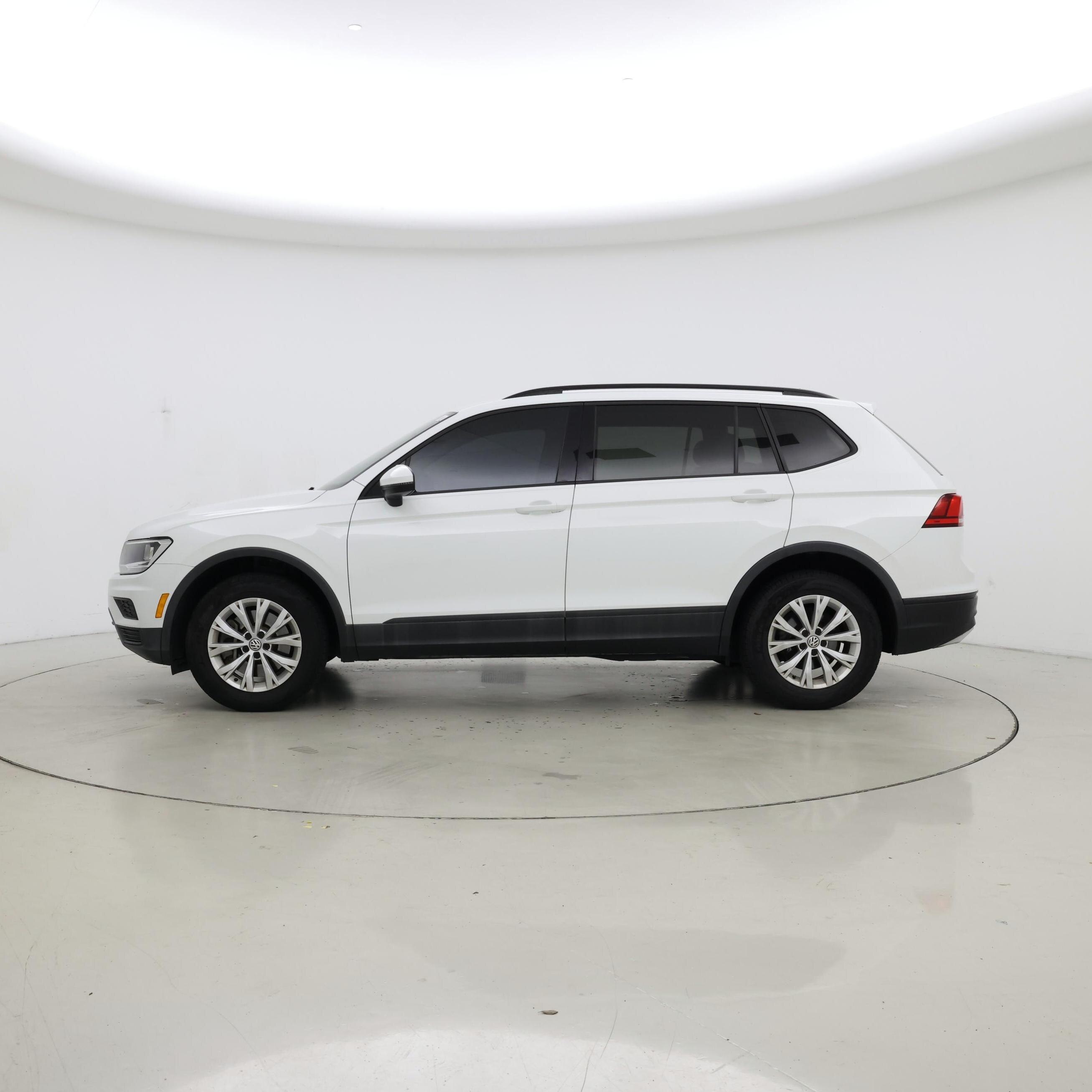Thumbnail: 2020 Volkswagen Tiguan - 3