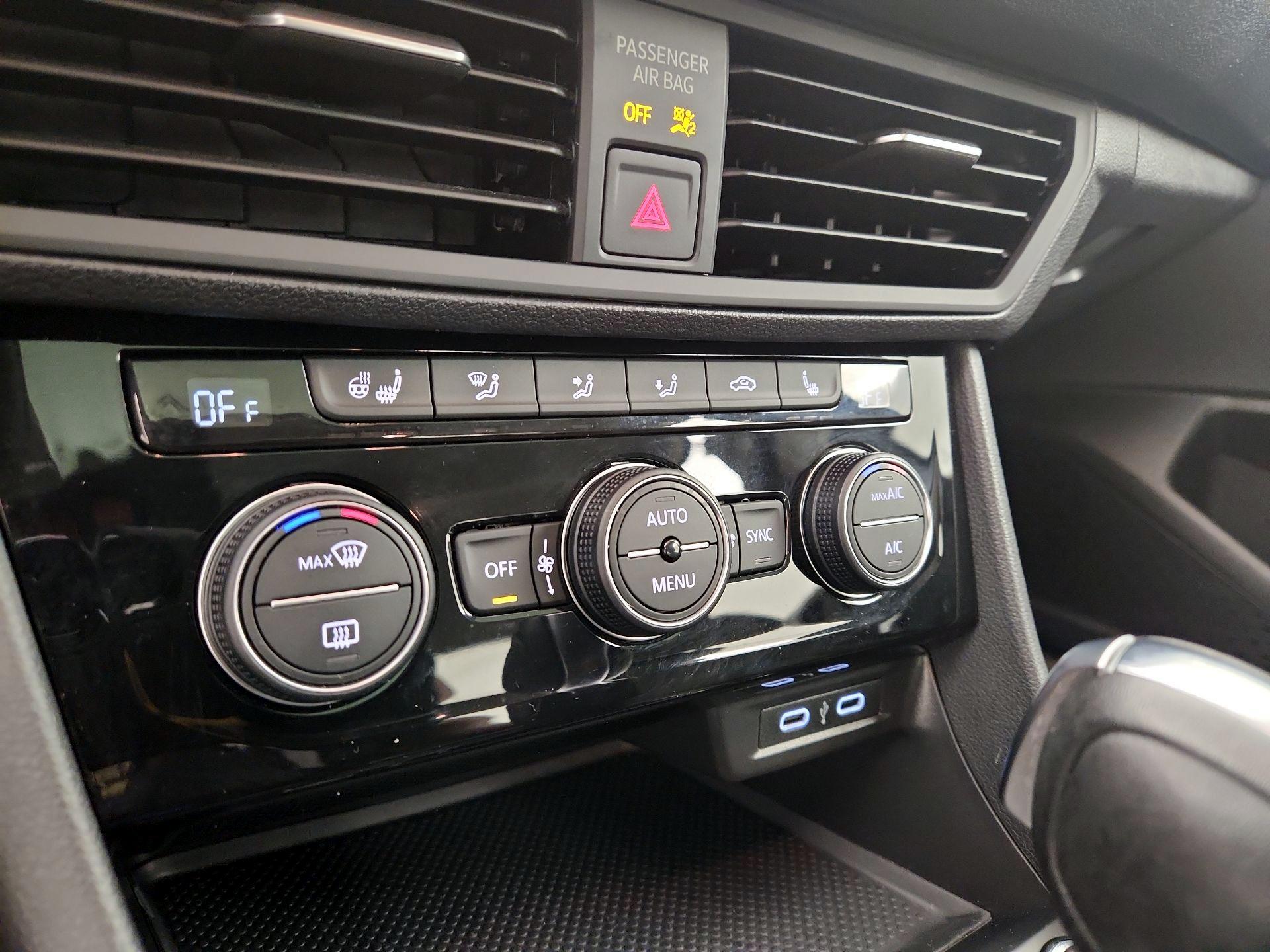 Thumbnail: 2020 Volkswagen Jetta - 16