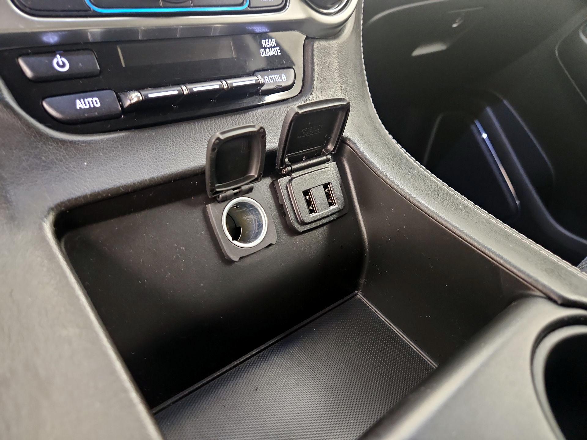Thumbnail: 2019 Chevrolet Tahoe - 18