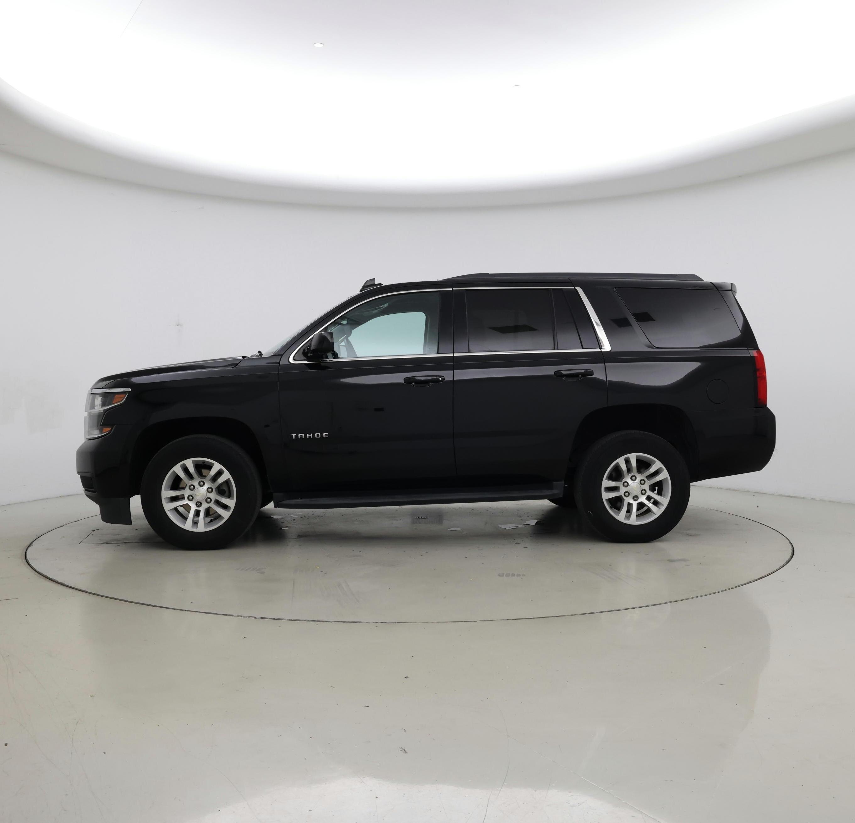 Thumbnail: 2019 Chevrolet Tahoe - 3