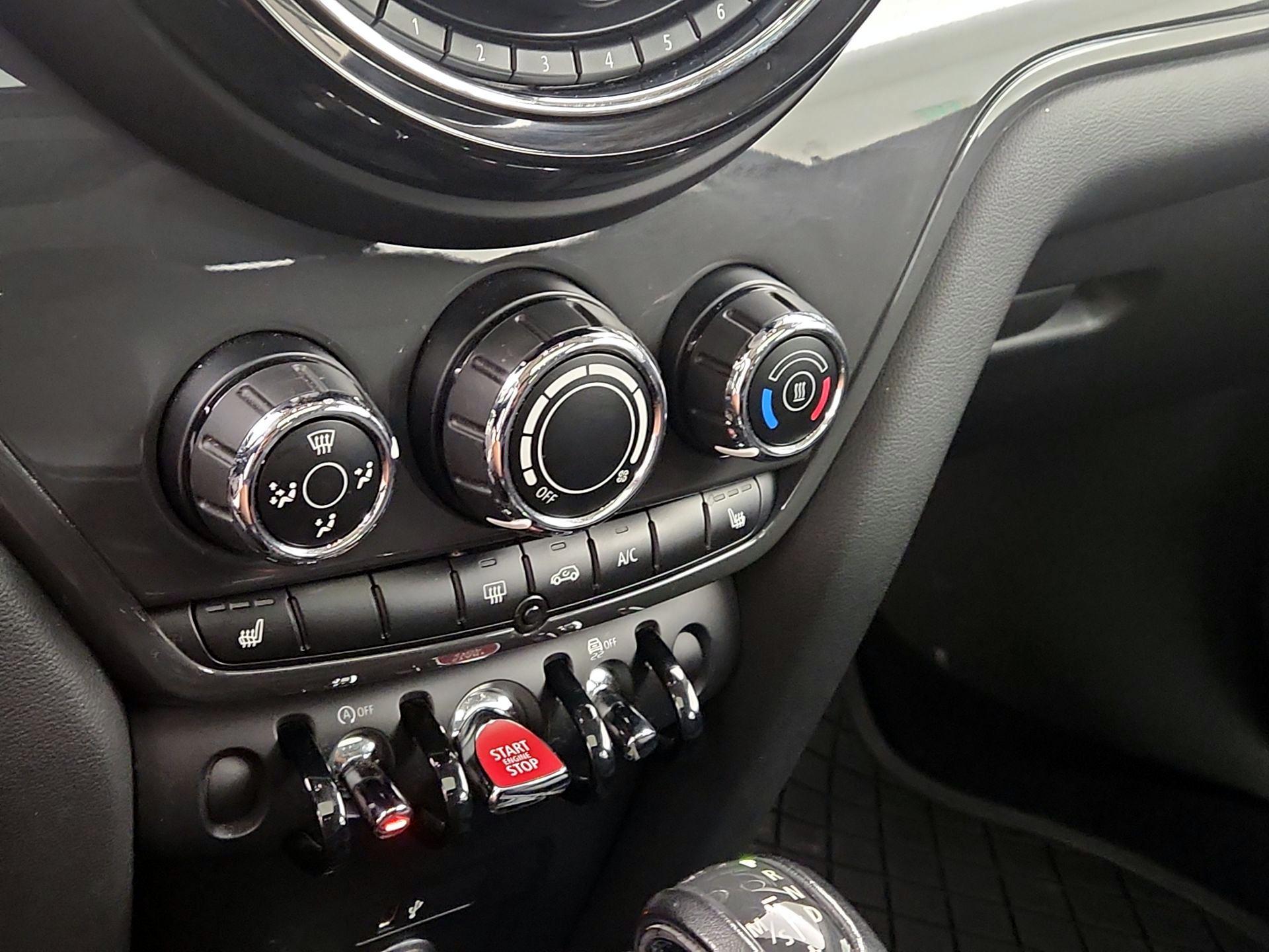 Thumbnail: 2019 MINI Cooper Countryman - 16