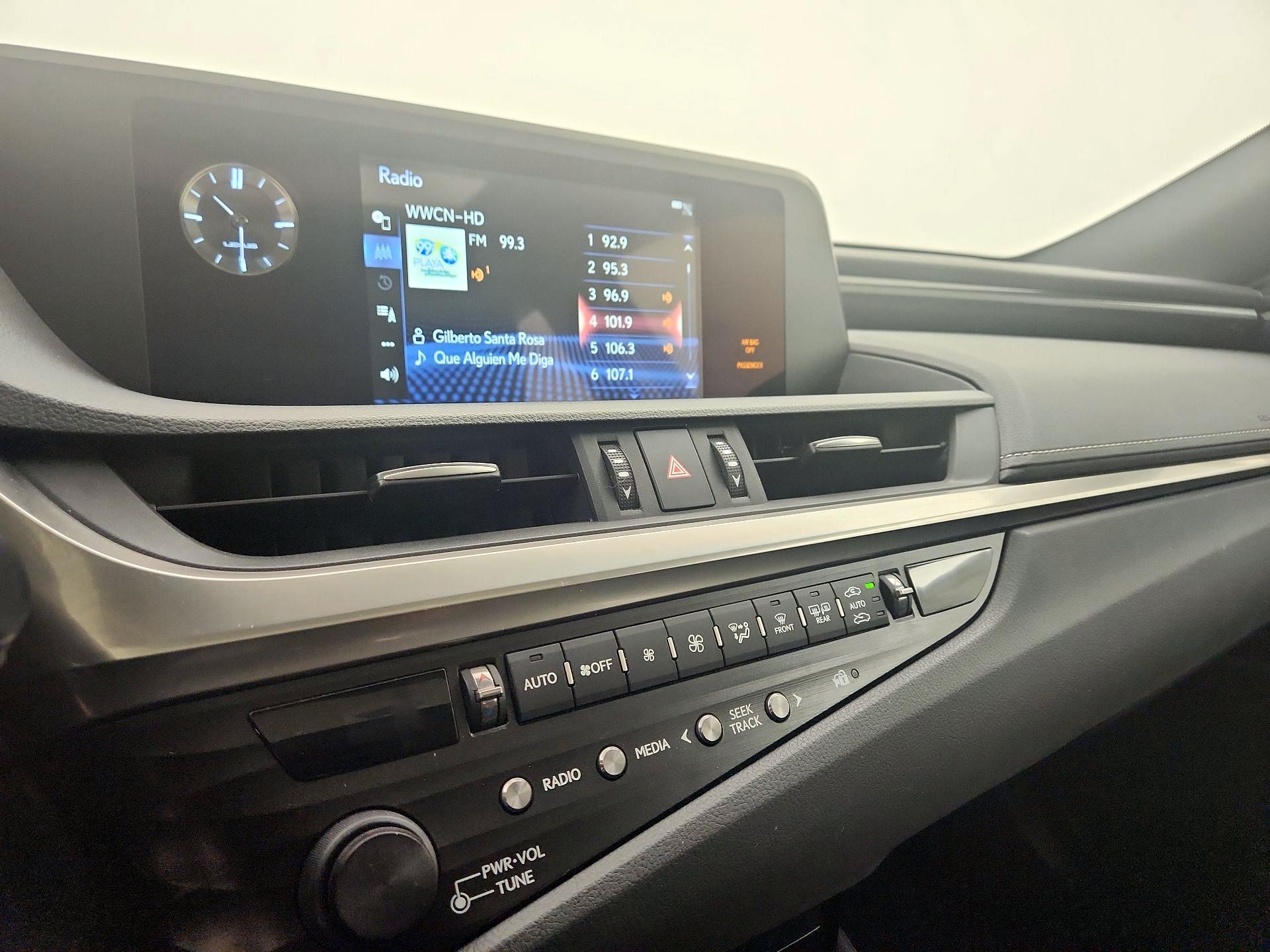 Thumbnail: 2020 Lexus ES - 15