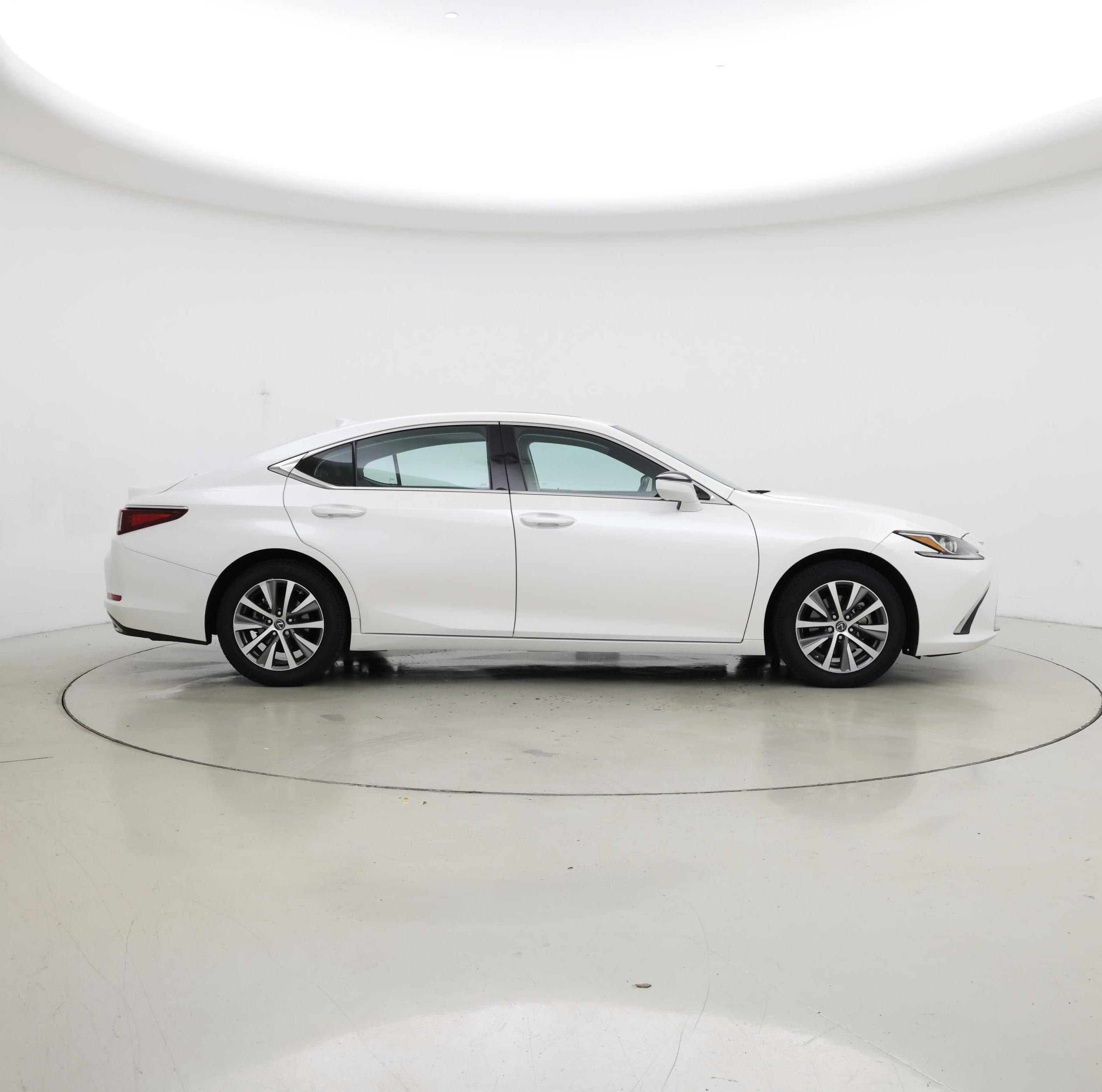 Thumbnail: 2020 Lexus ES - 7