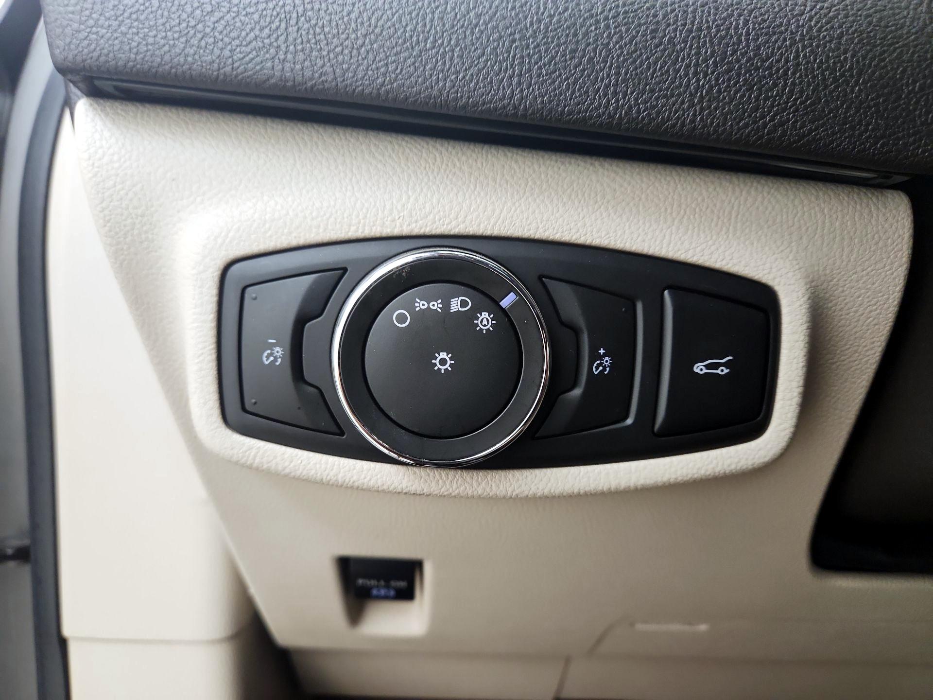 Thumbnail: 2017 Lincoln MKC - 13