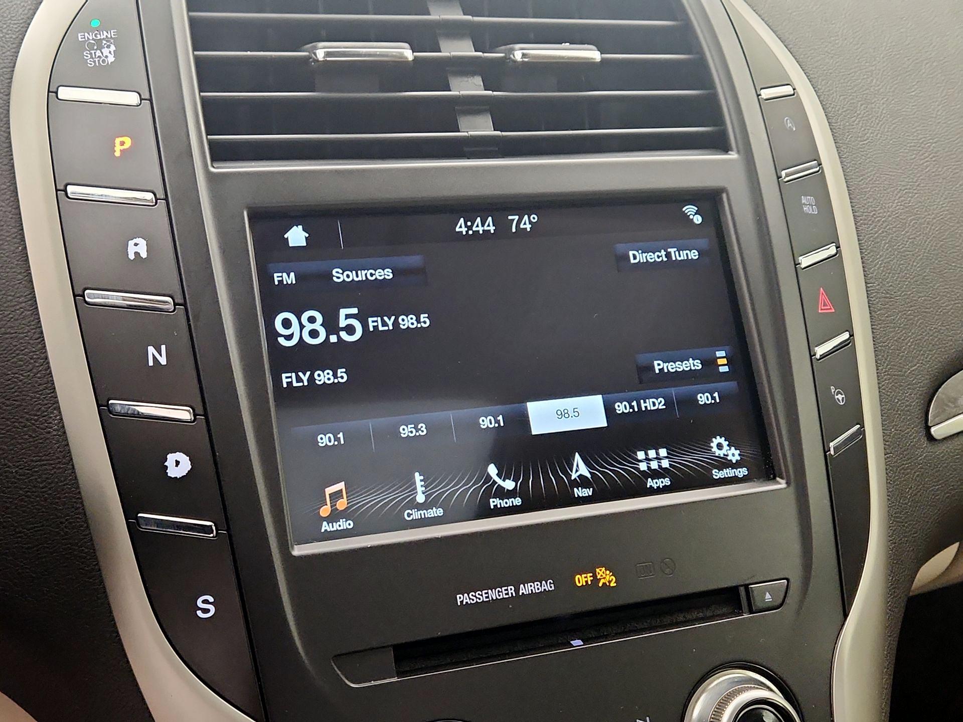 Thumbnail: 2017 Lincoln MKC - 16