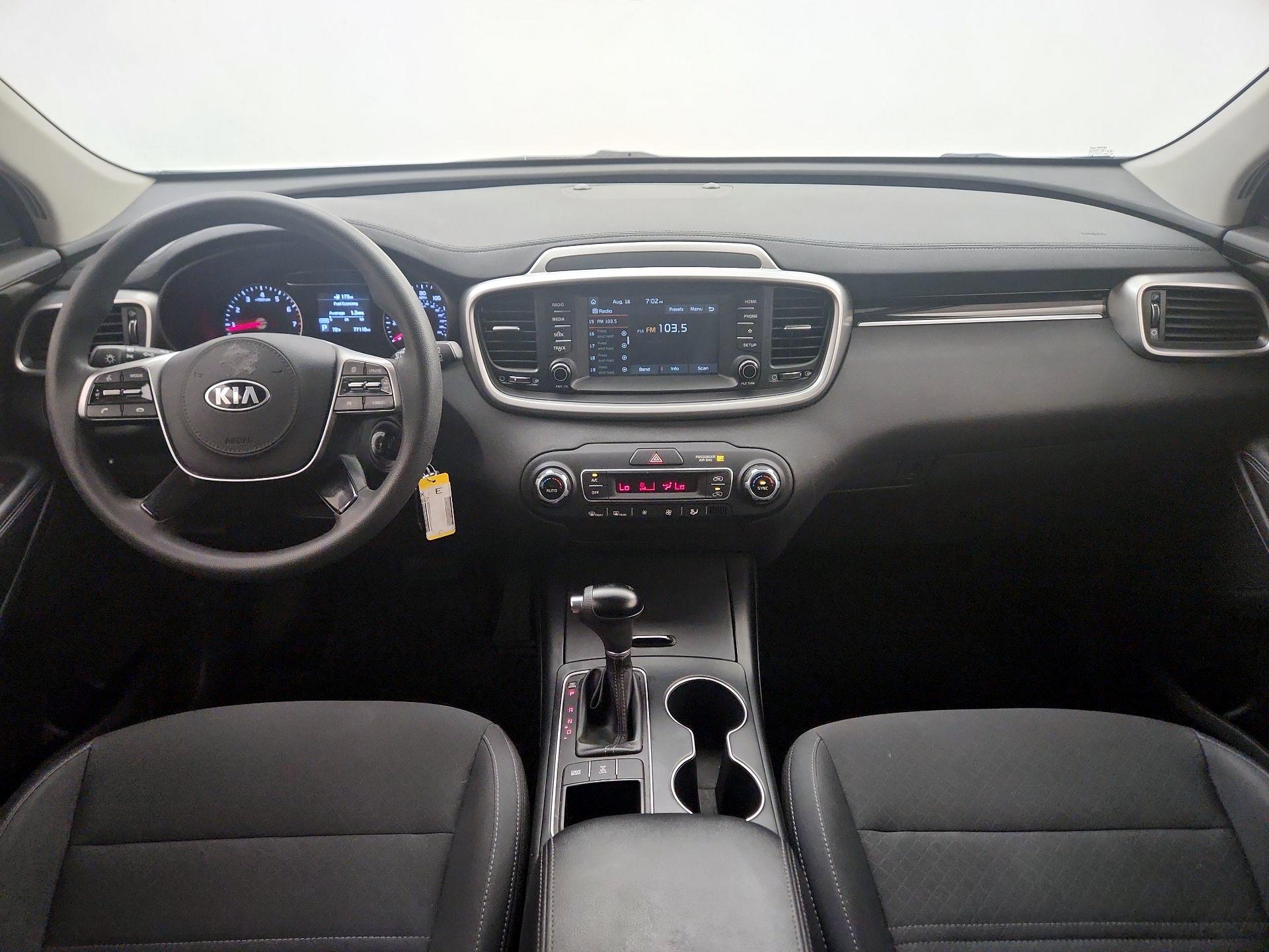 Thumbnail: 2019 Kia Sorento - 9