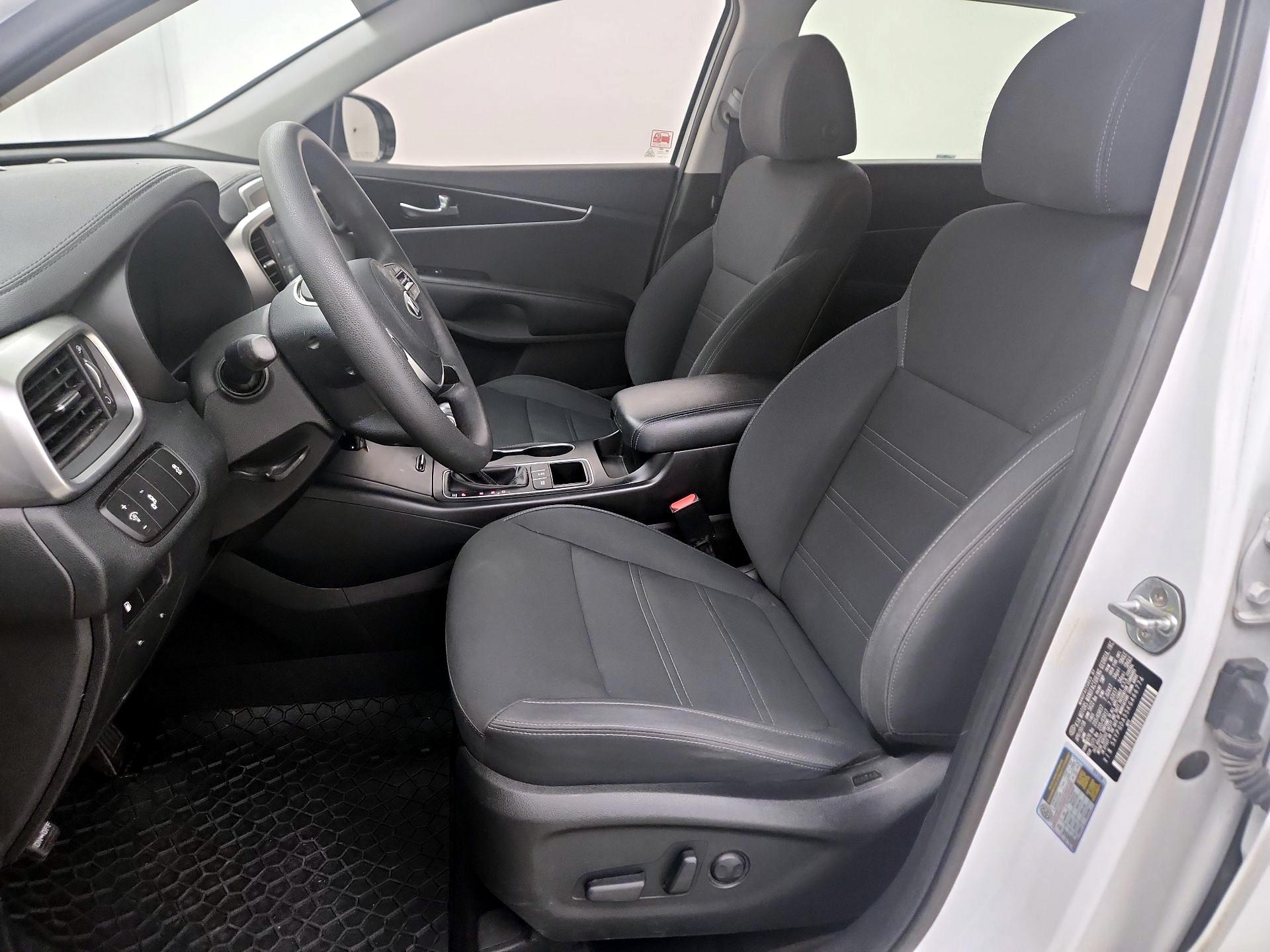Thumbnail: 2019 Kia Sorento - 11