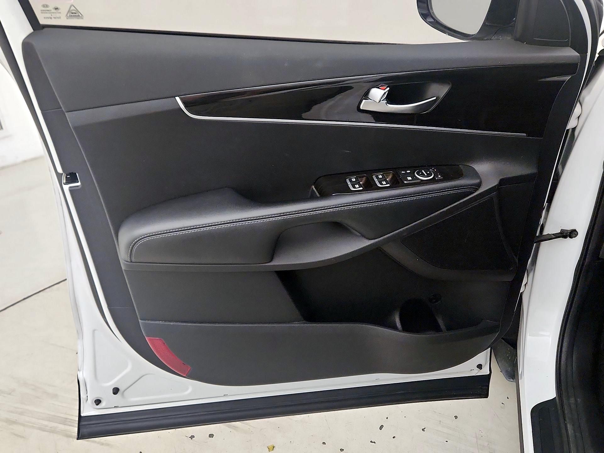 Thumbnail: 2019 Kia Sorento - 12