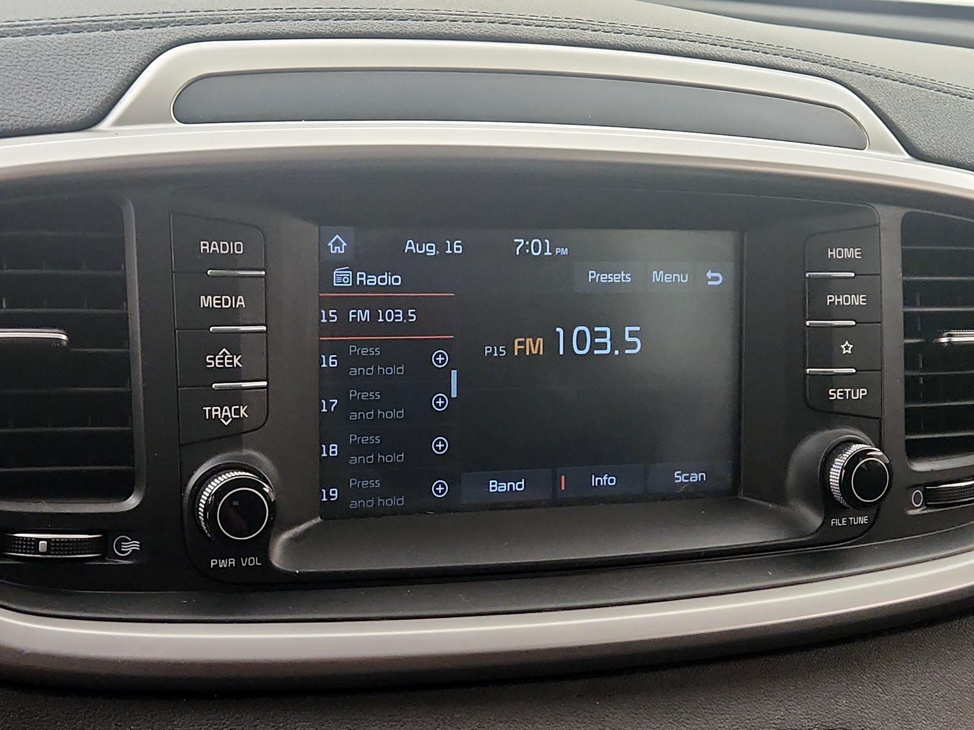 Thumbnail: 2019 Kia Sorento - 15