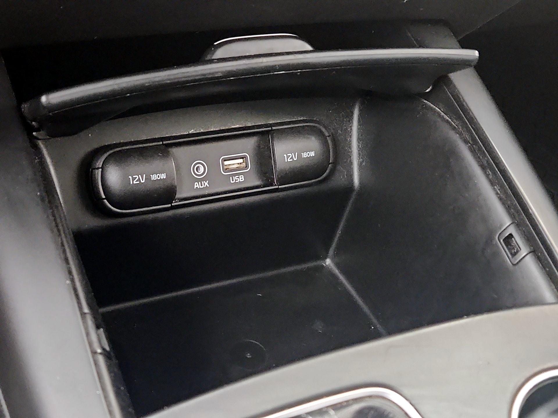 Thumbnail: 2019 Kia Sorento - 18