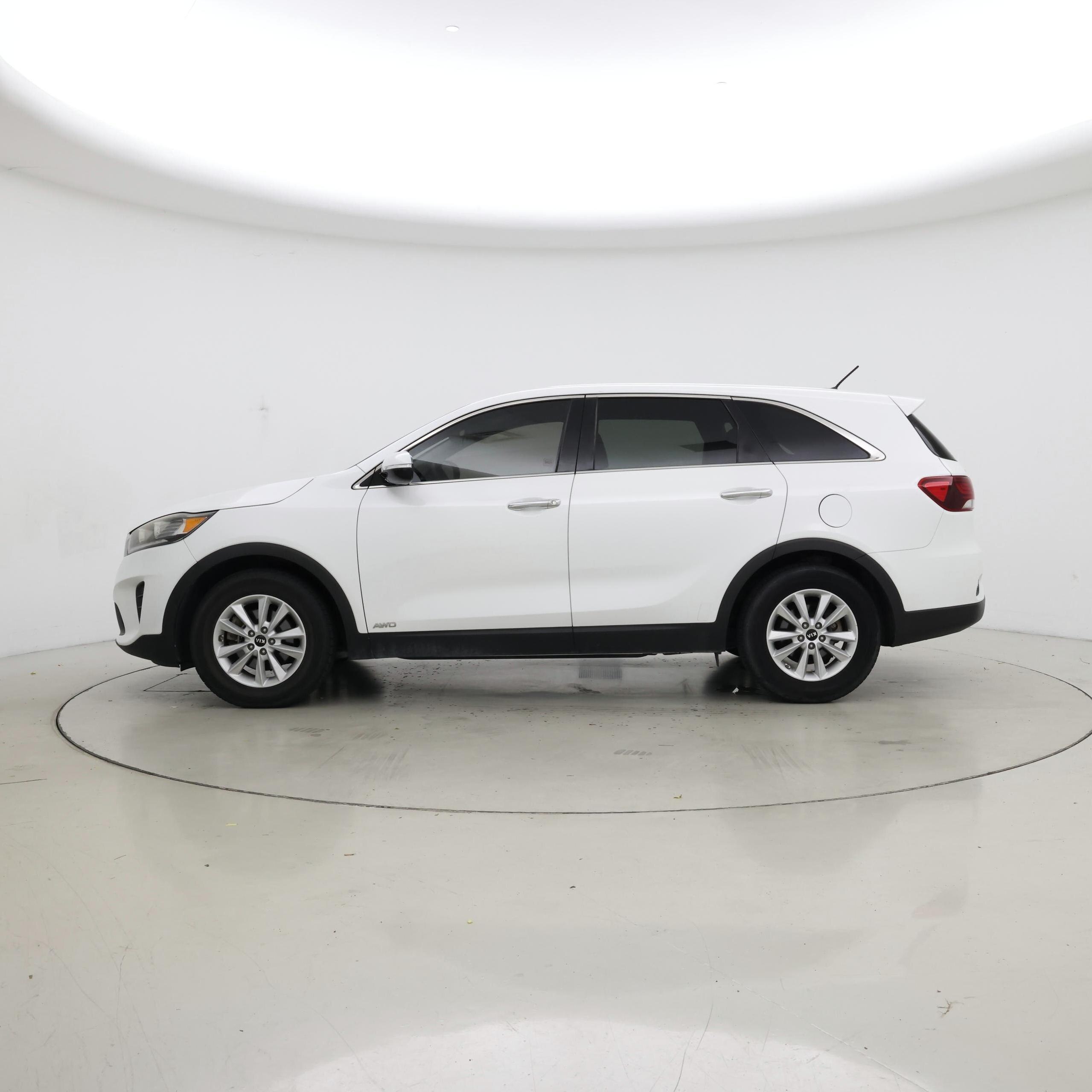 Thumbnail: 2019 Kia Sorento - 3