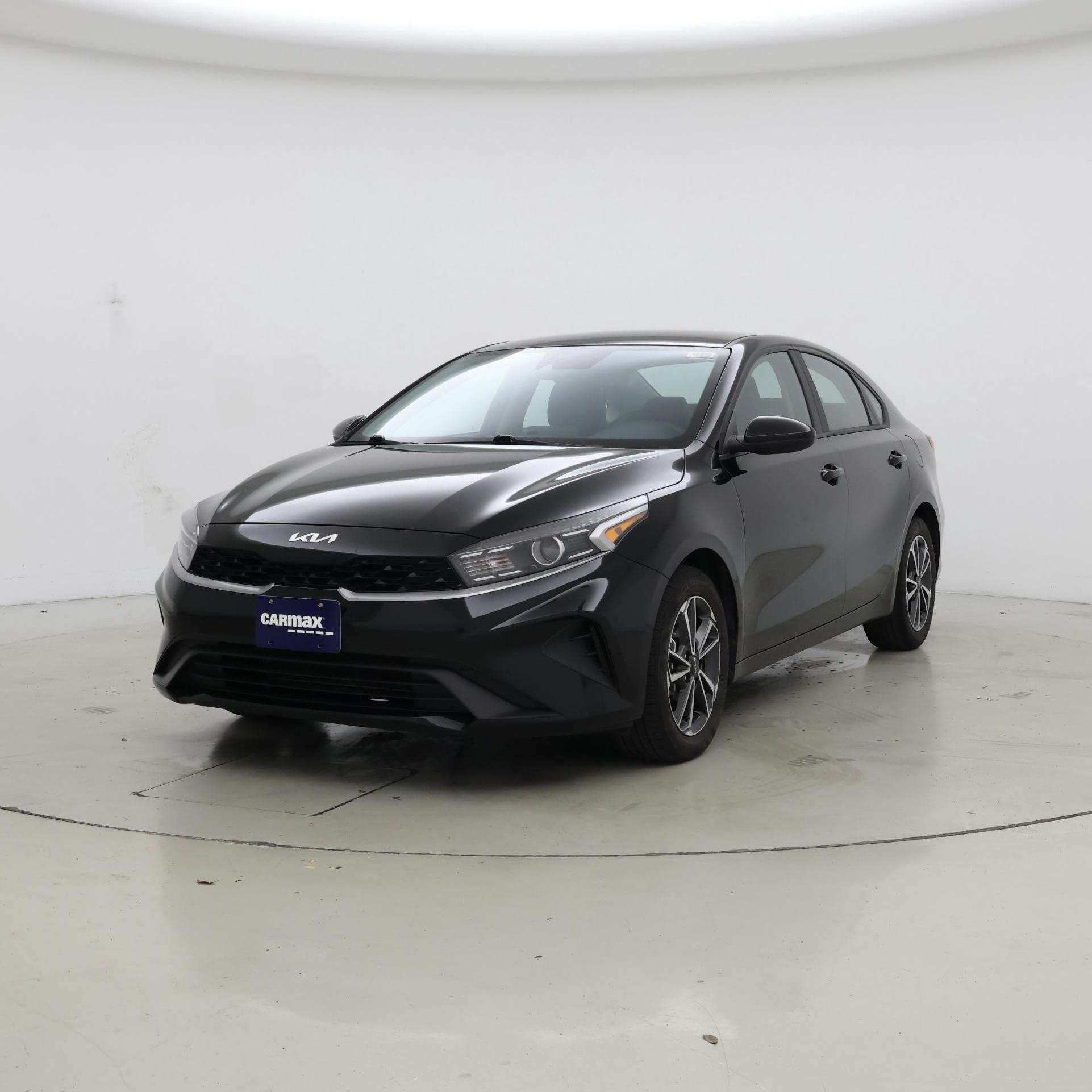 Thumbnail: 2023 Kia Forte - 4