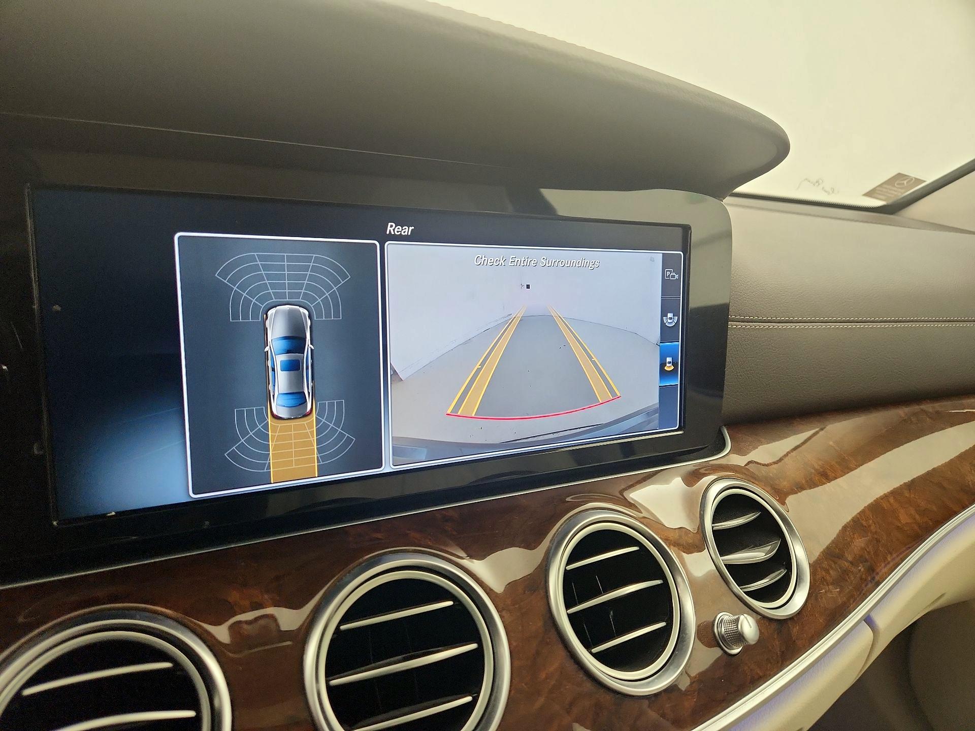 Thumbnail: 2017 Mercedes-Benz E-Class - 15