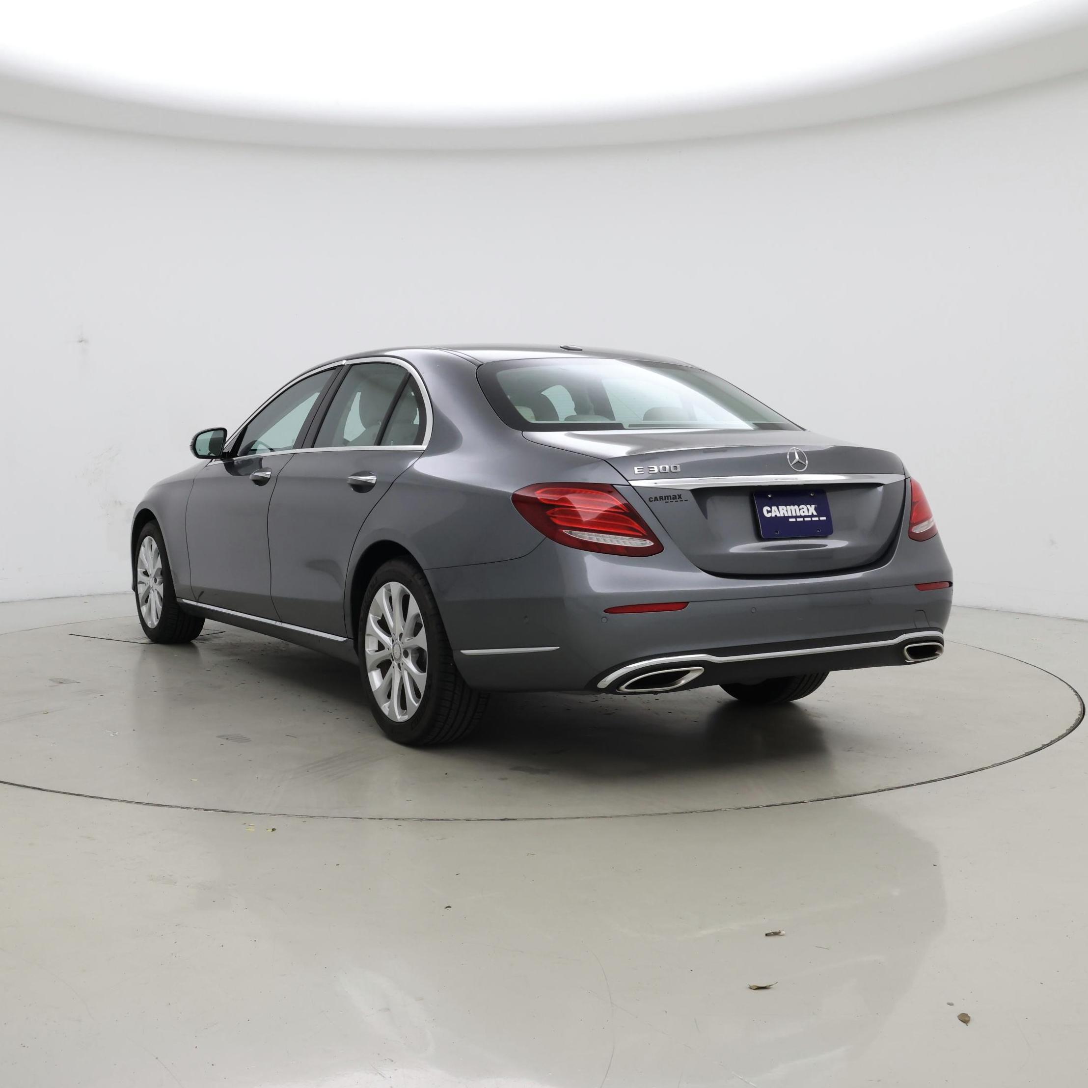 Thumbnail: 2017 Mercedes-Benz E-Class - 2
