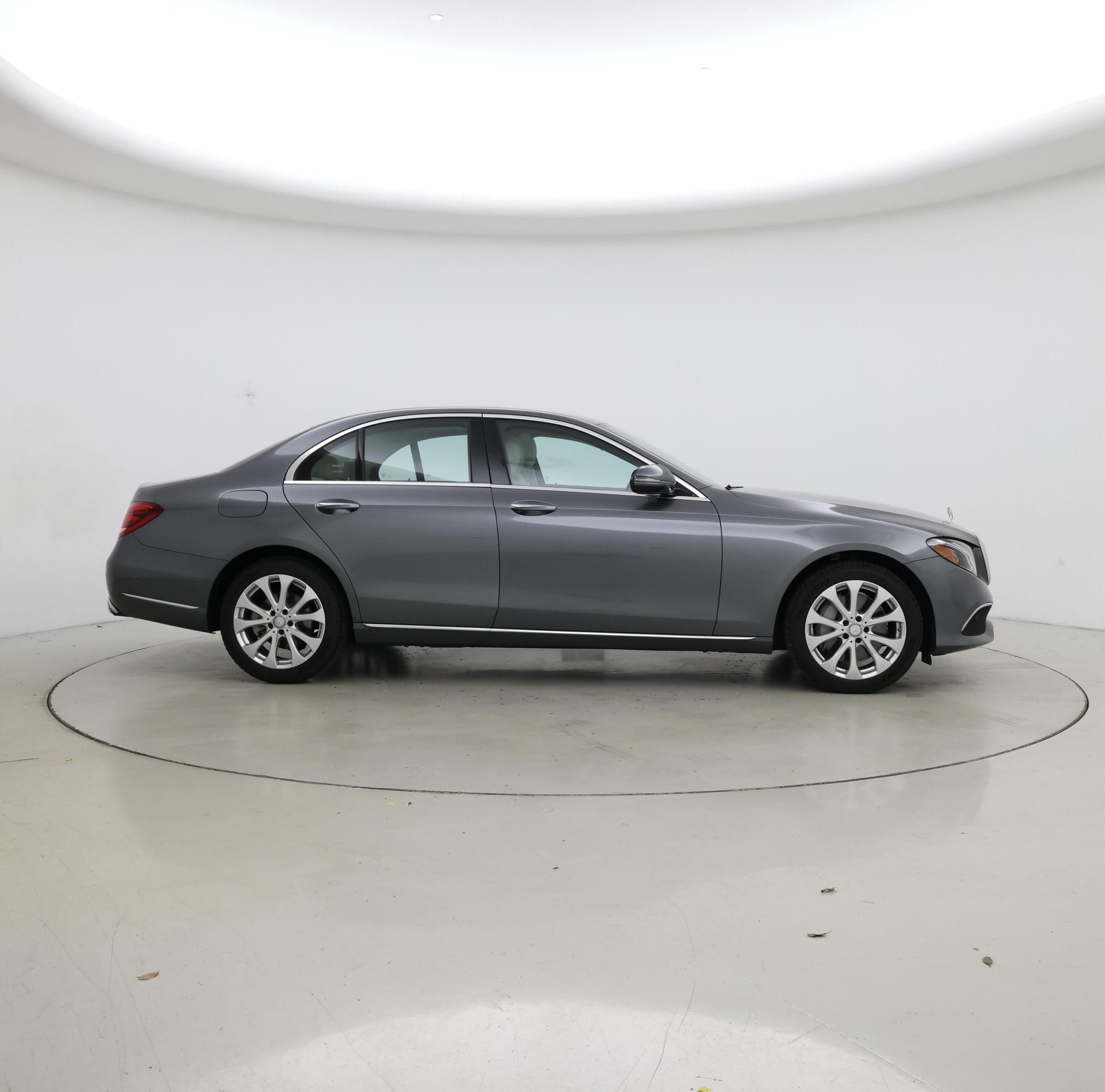 Thumbnail: 2017 Mercedes-Benz E-Class - 7