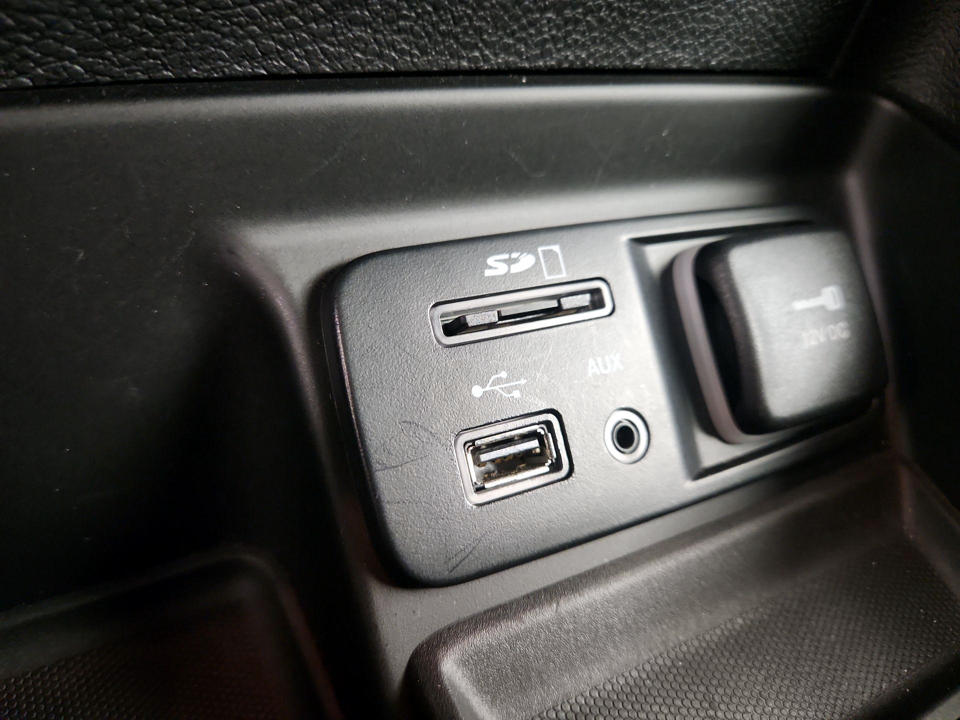 Thumbnail: 2017 Jeep Cherokee - 19