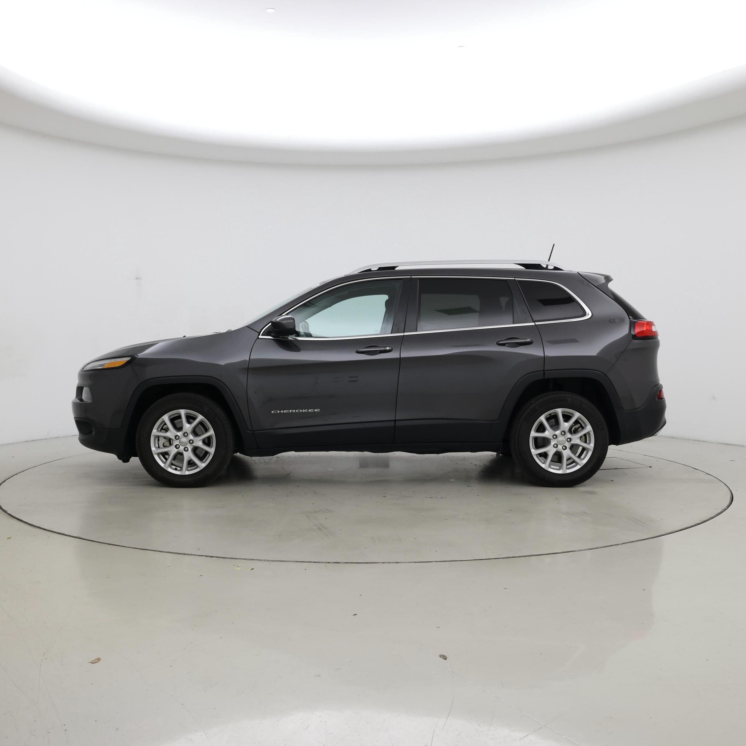 Thumbnail: 2017 Jeep Cherokee - 3