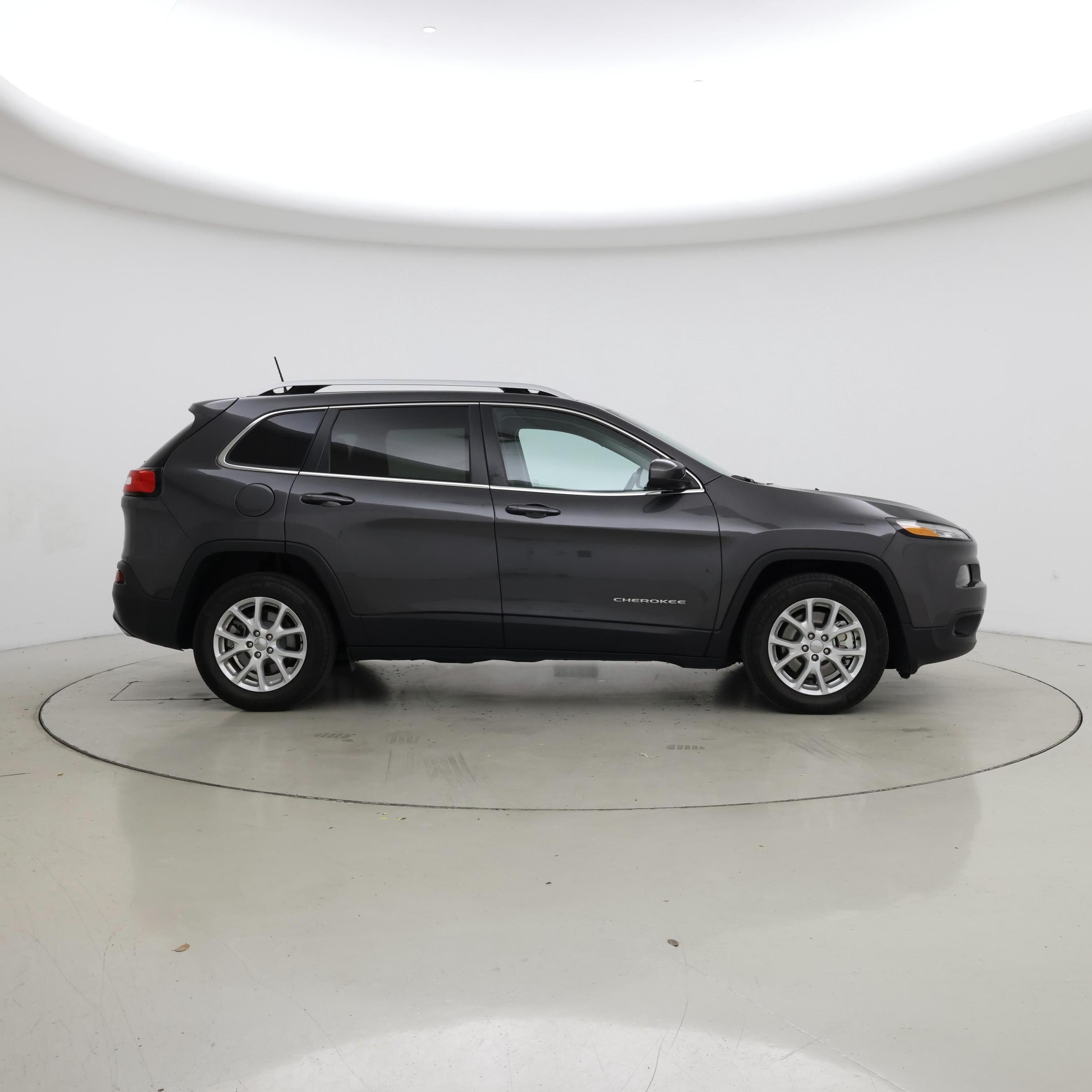 Thumbnail: 2017 Jeep Cherokee - 7