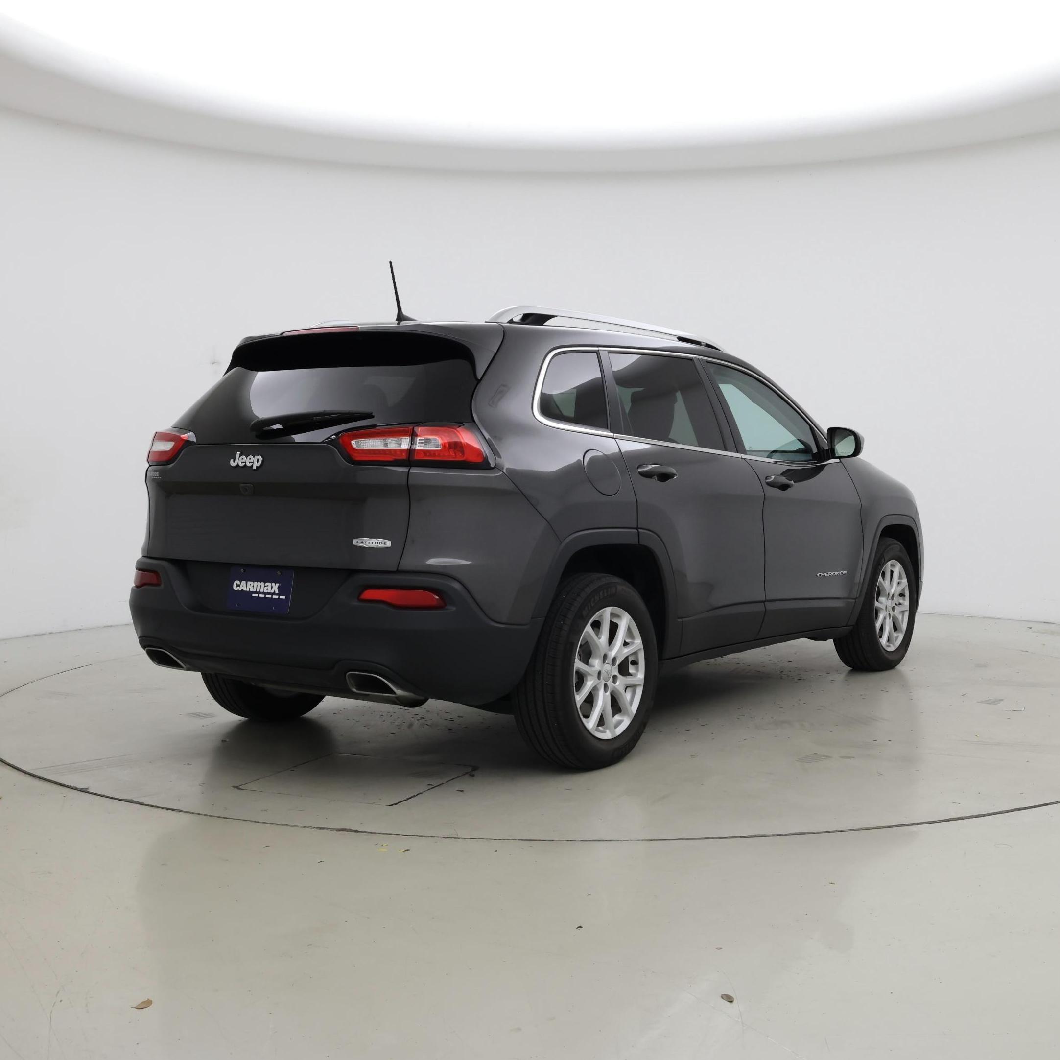 Thumbnail: 2017 Jeep Cherokee - 8