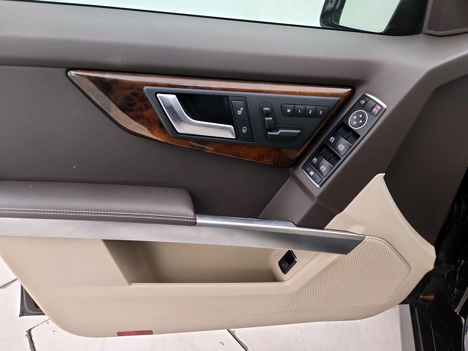 Thumbnail: 2015 Mercedes-Benz GLK - 12
