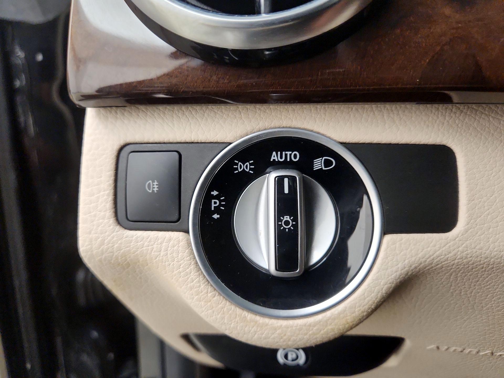 Thumbnail: 2015 Mercedes-Benz GLK - 13