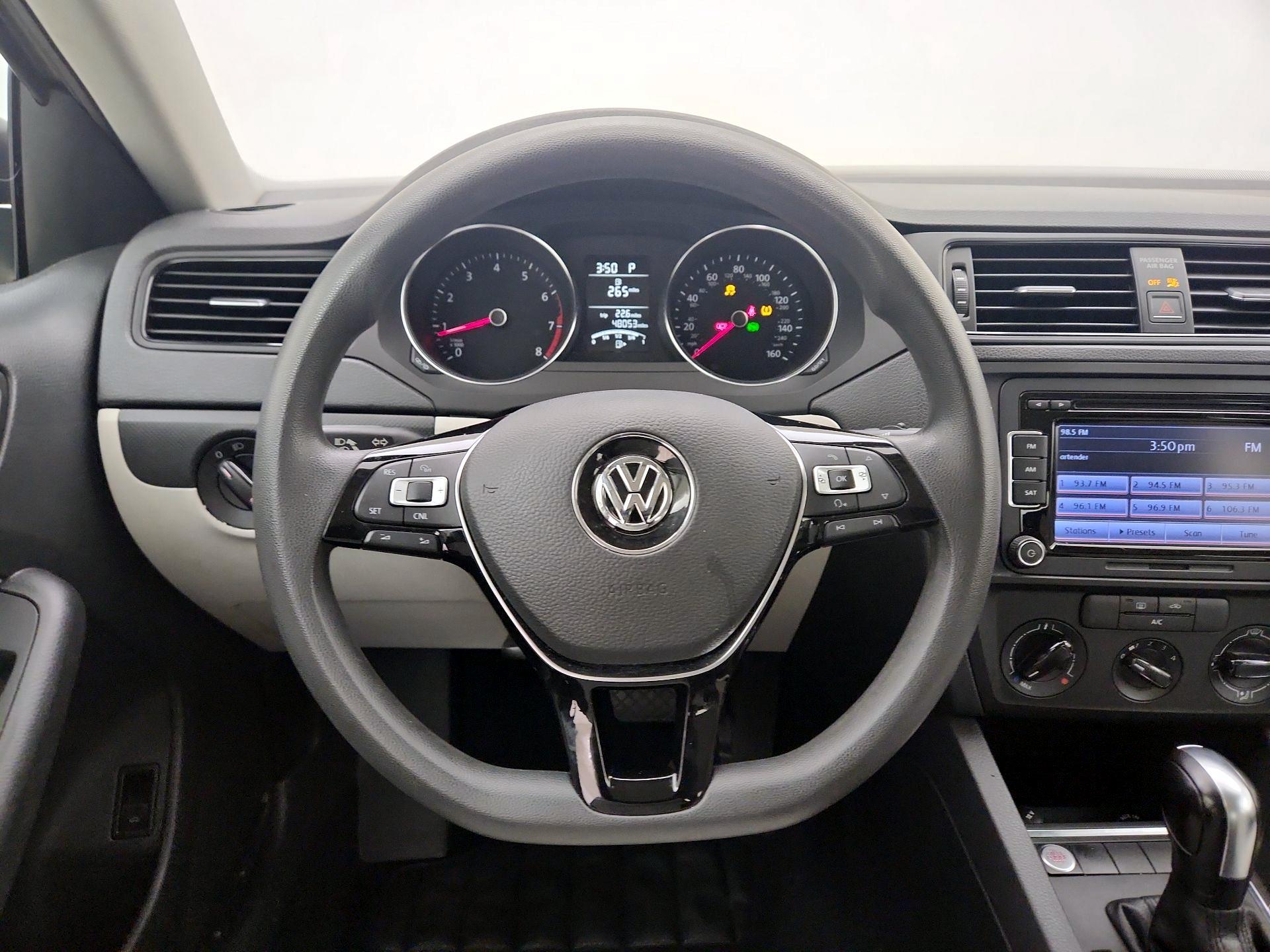 Thumbnail: 2015 Volkswagen Jetta - 10