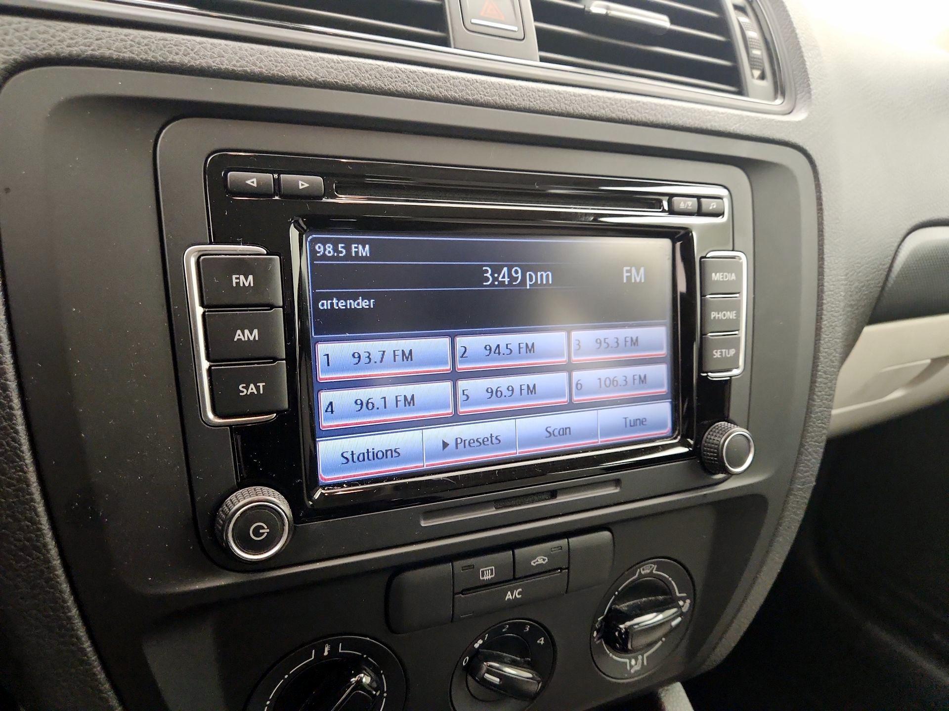 Thumbnail: 2015 Volkswagen Jetta - 15