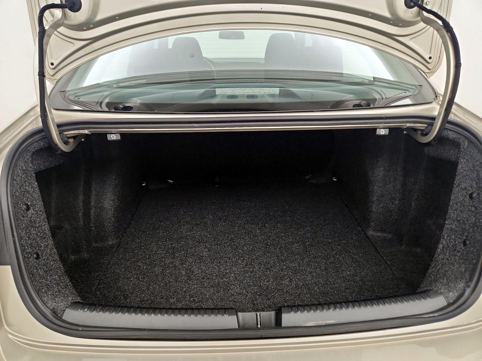 Thumbnail: 2015 Volkswagen Jetta - 19