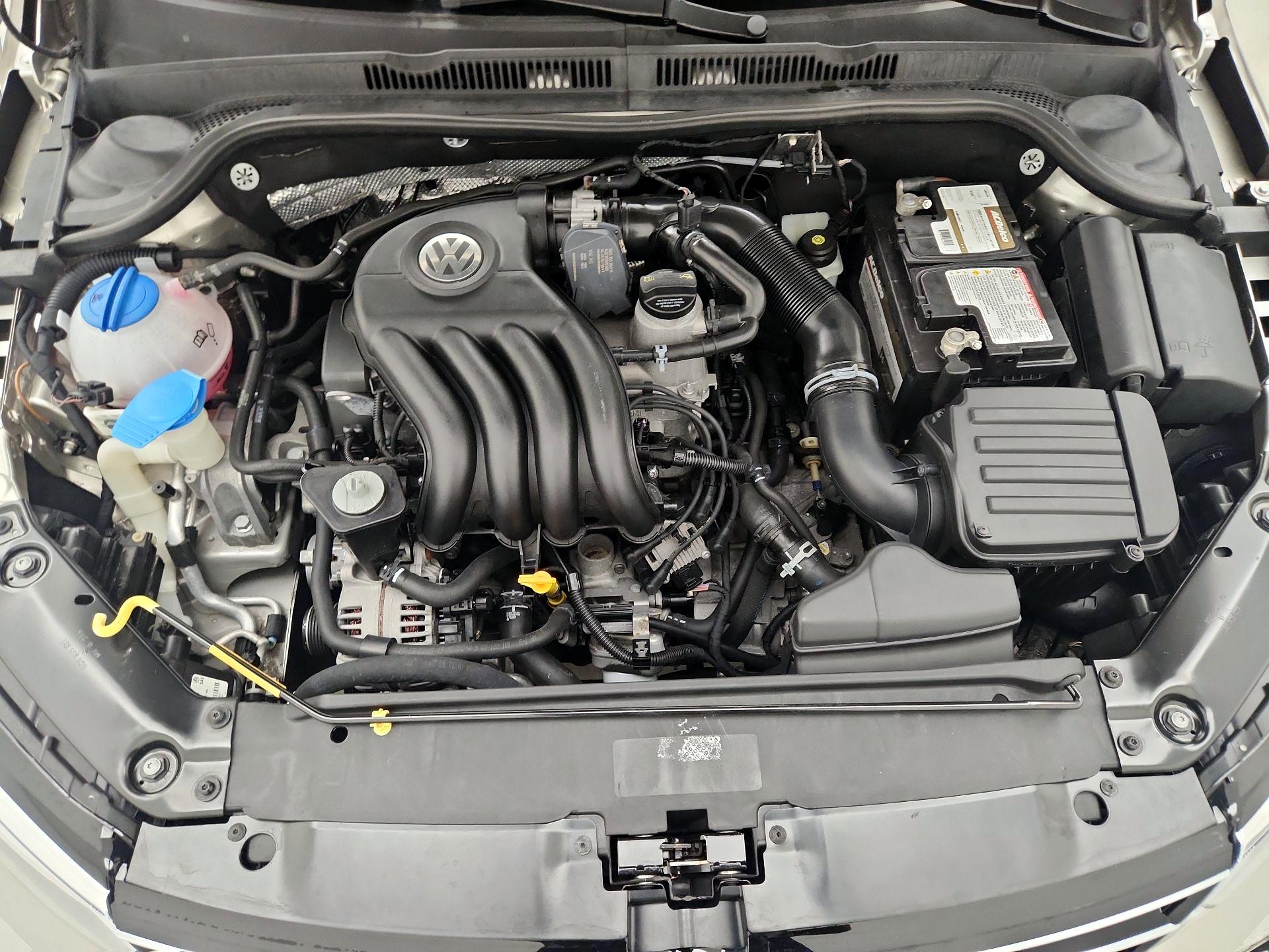 Thumbnail: 2015 Volkswagen Jetta - 20