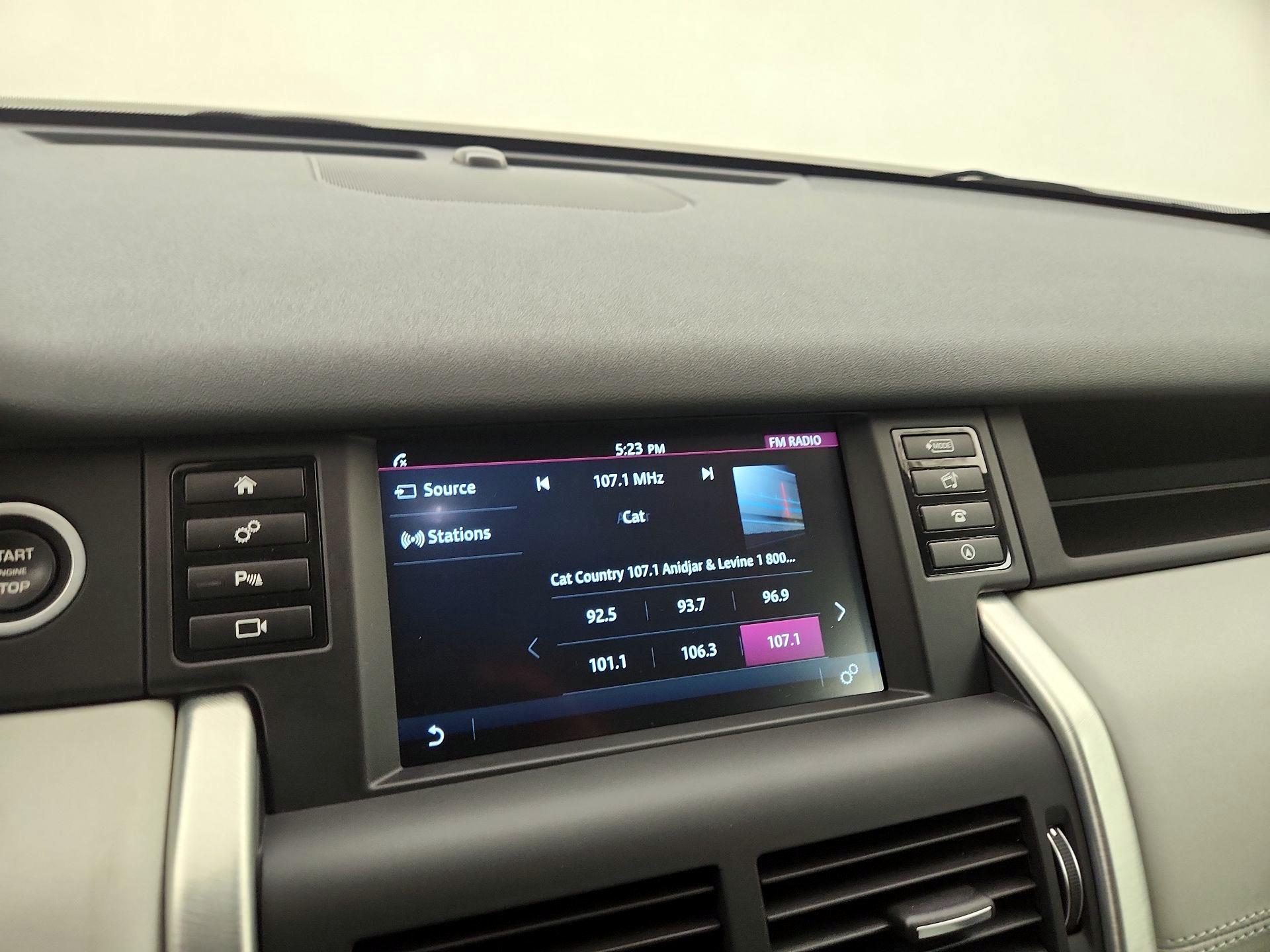 Thumbnail: 2019 Land Rover Discovery Sport - 16