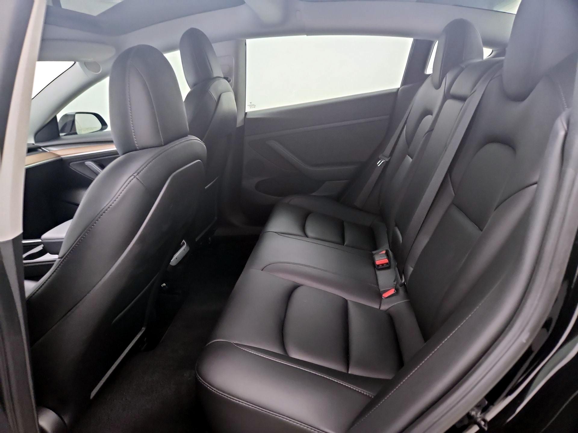 Thumbnail: 2021 Tesla Model 3 - 19