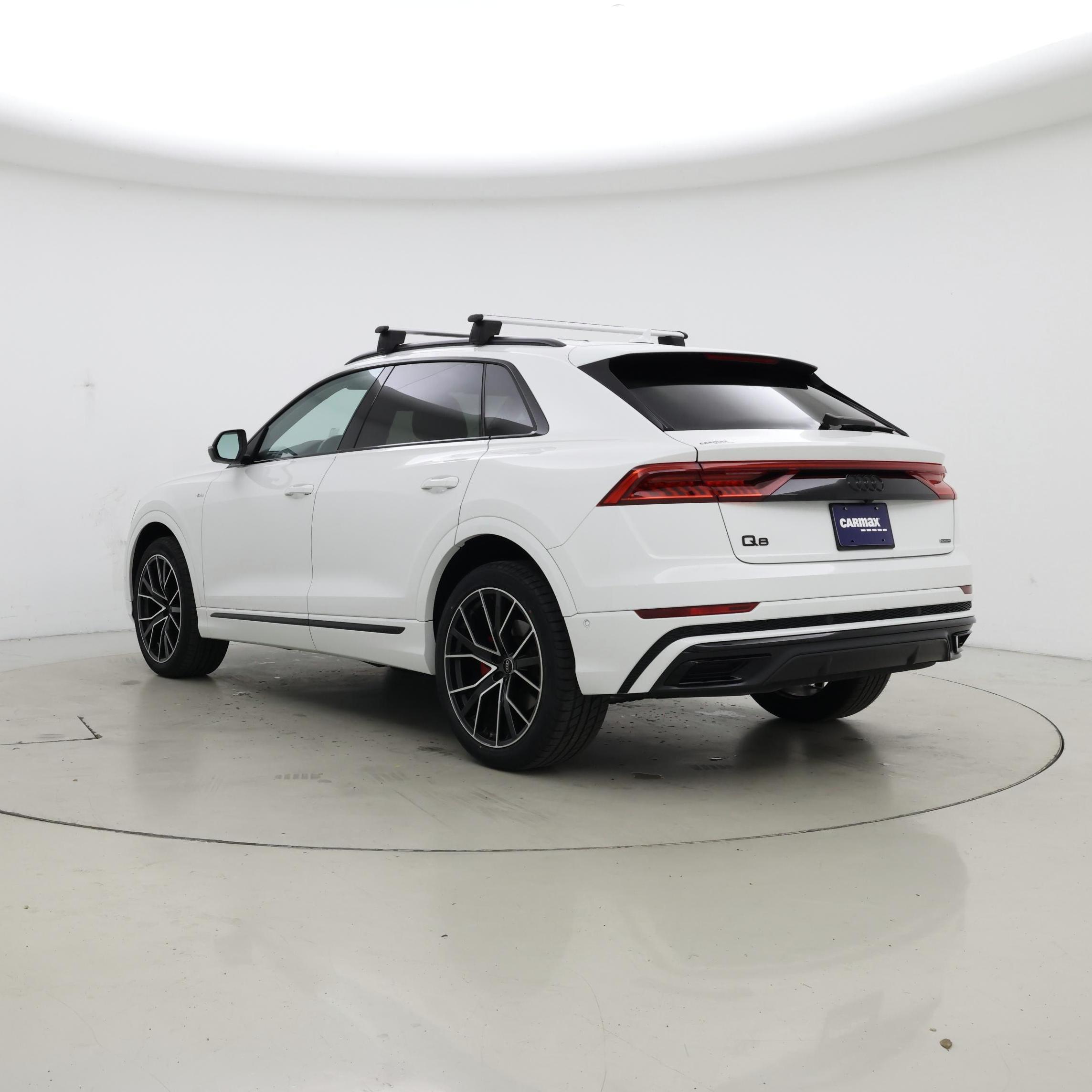 Thumbnail: 2023 Audi Q8 - 2