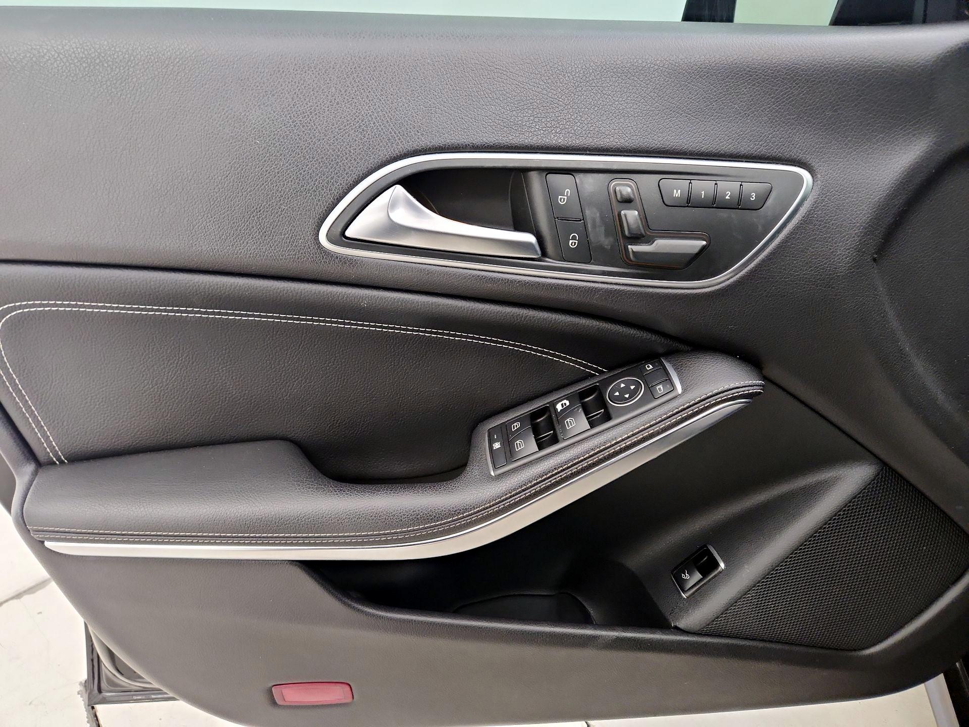 Thumbnail: 2014 Mercedes-Benz CLA - 12