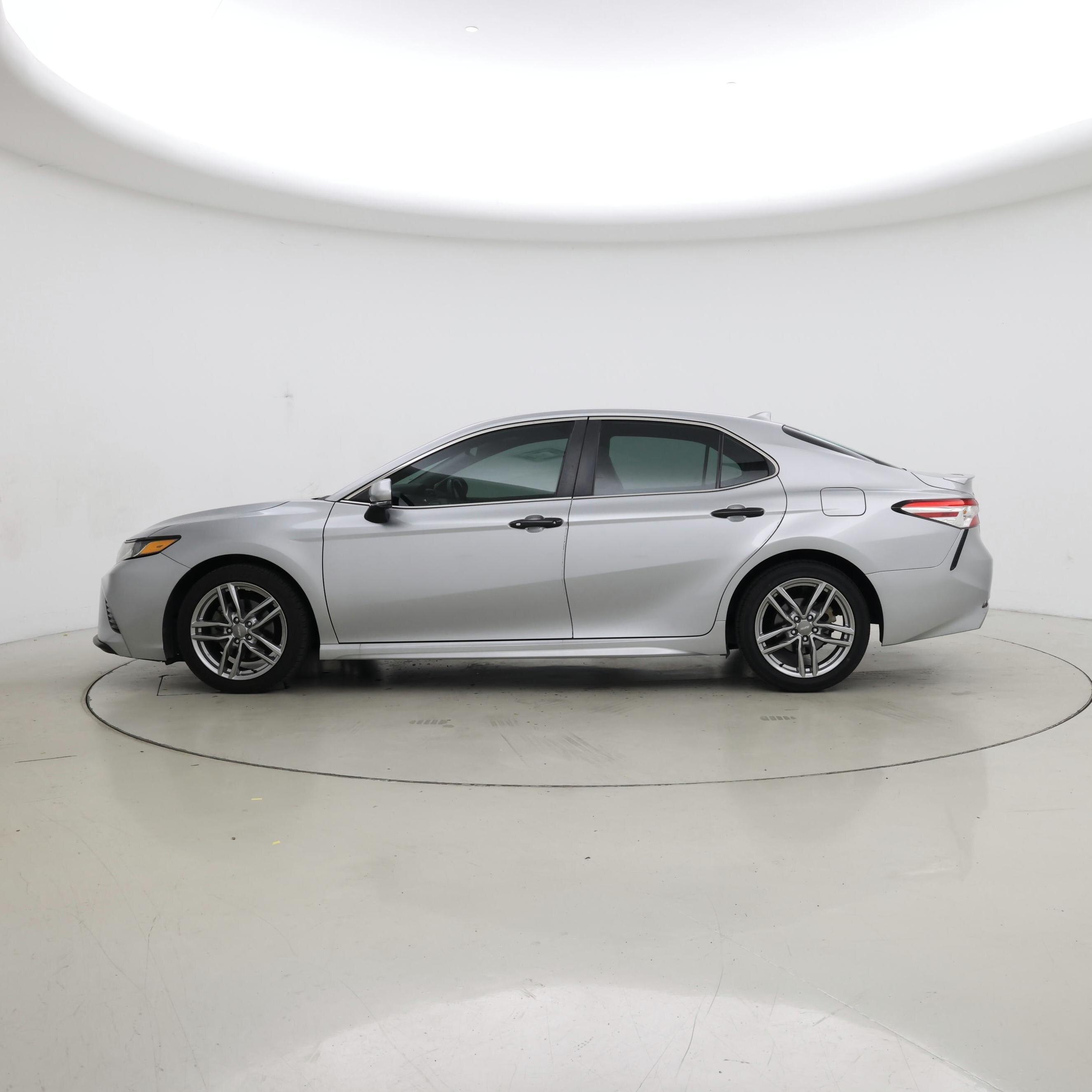 Thumbnail: 2020 Toyota Camry - 3