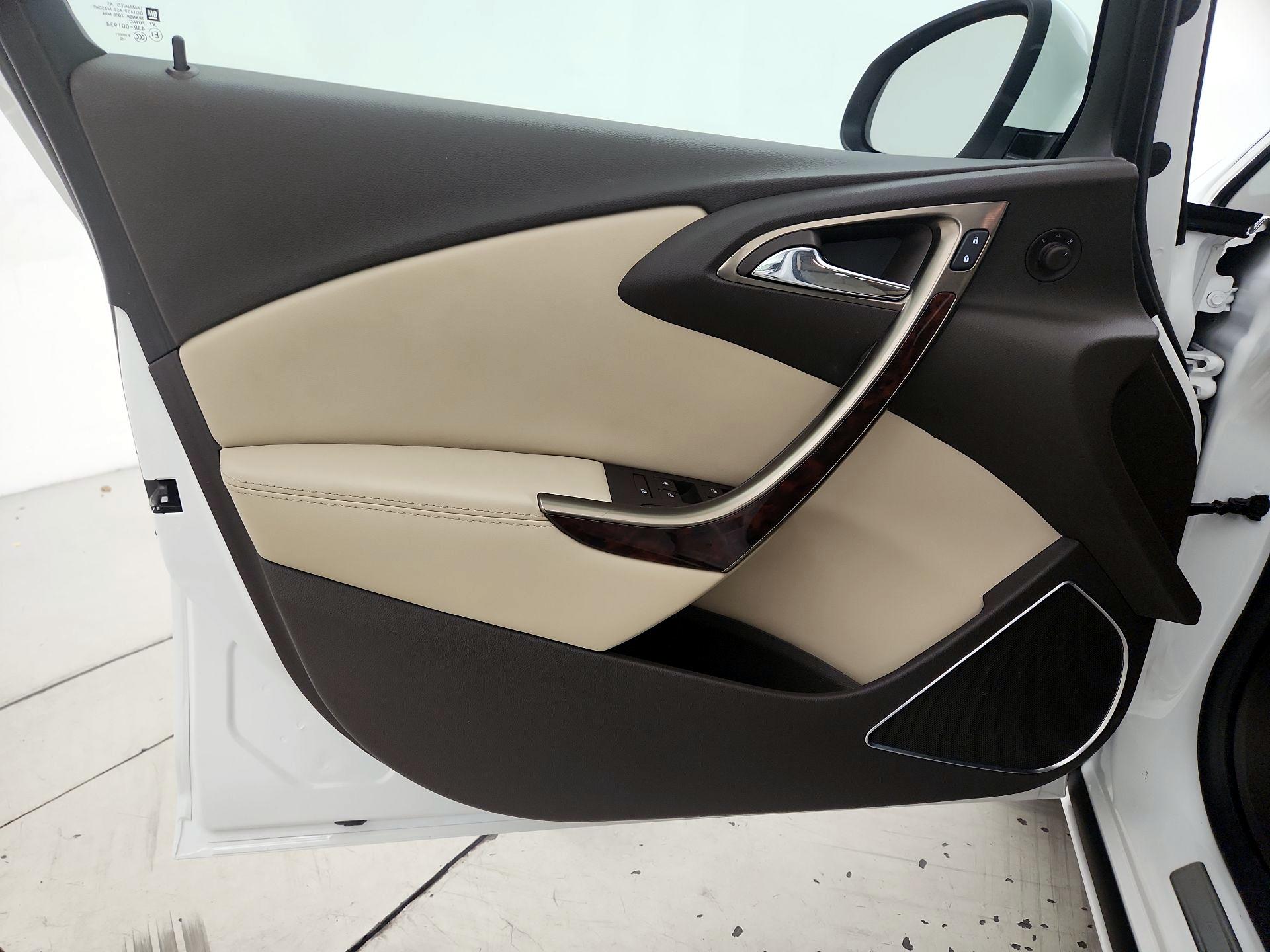 Thumbnail: 2016 Buick Verano - 12