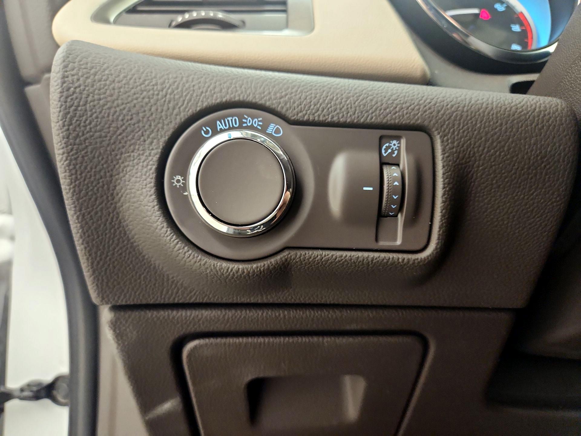 Thumbnail: 2016 Buick Verano - 13