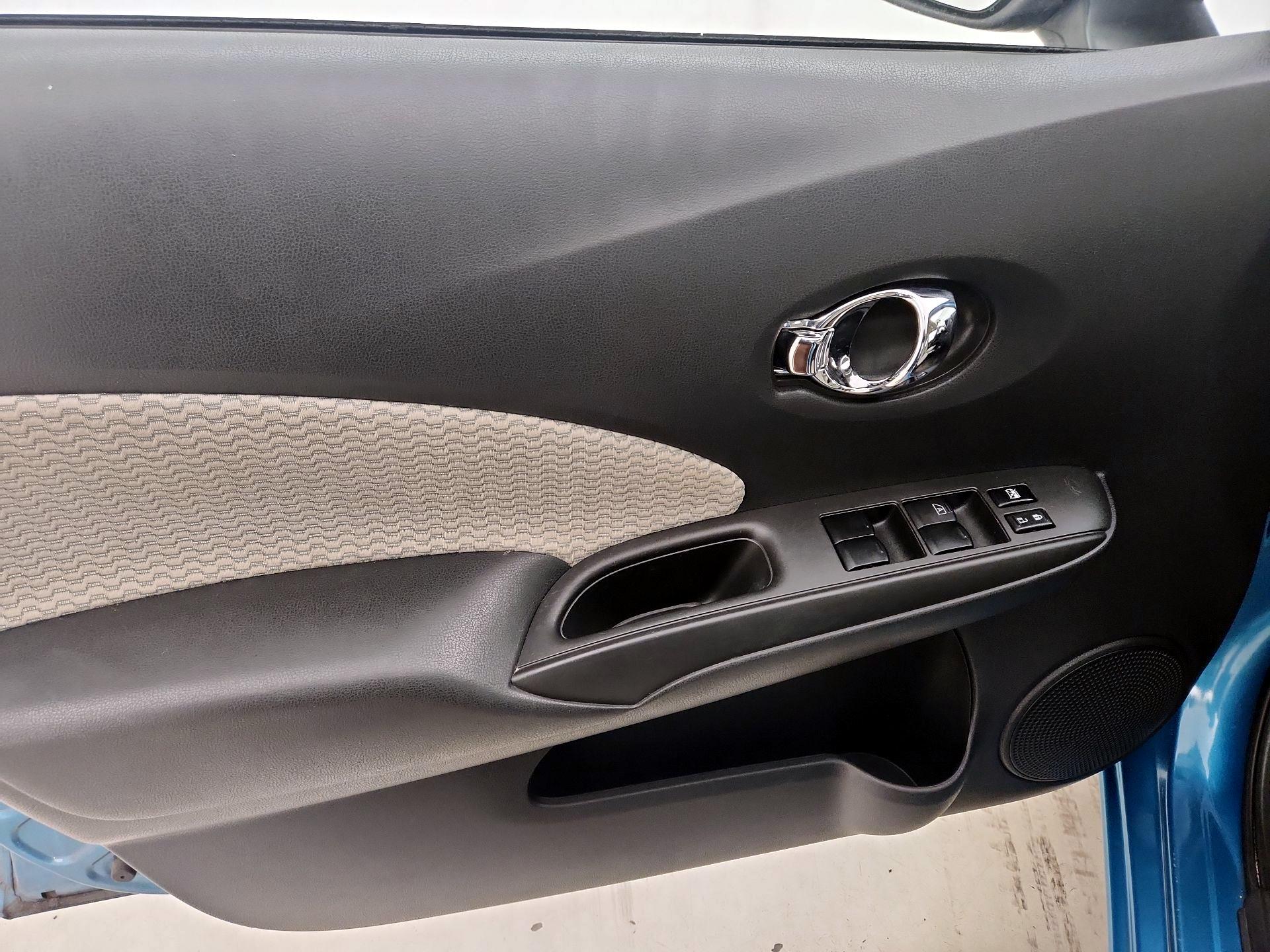 Thumbnail: 2015 Nissan Versa Note - 12