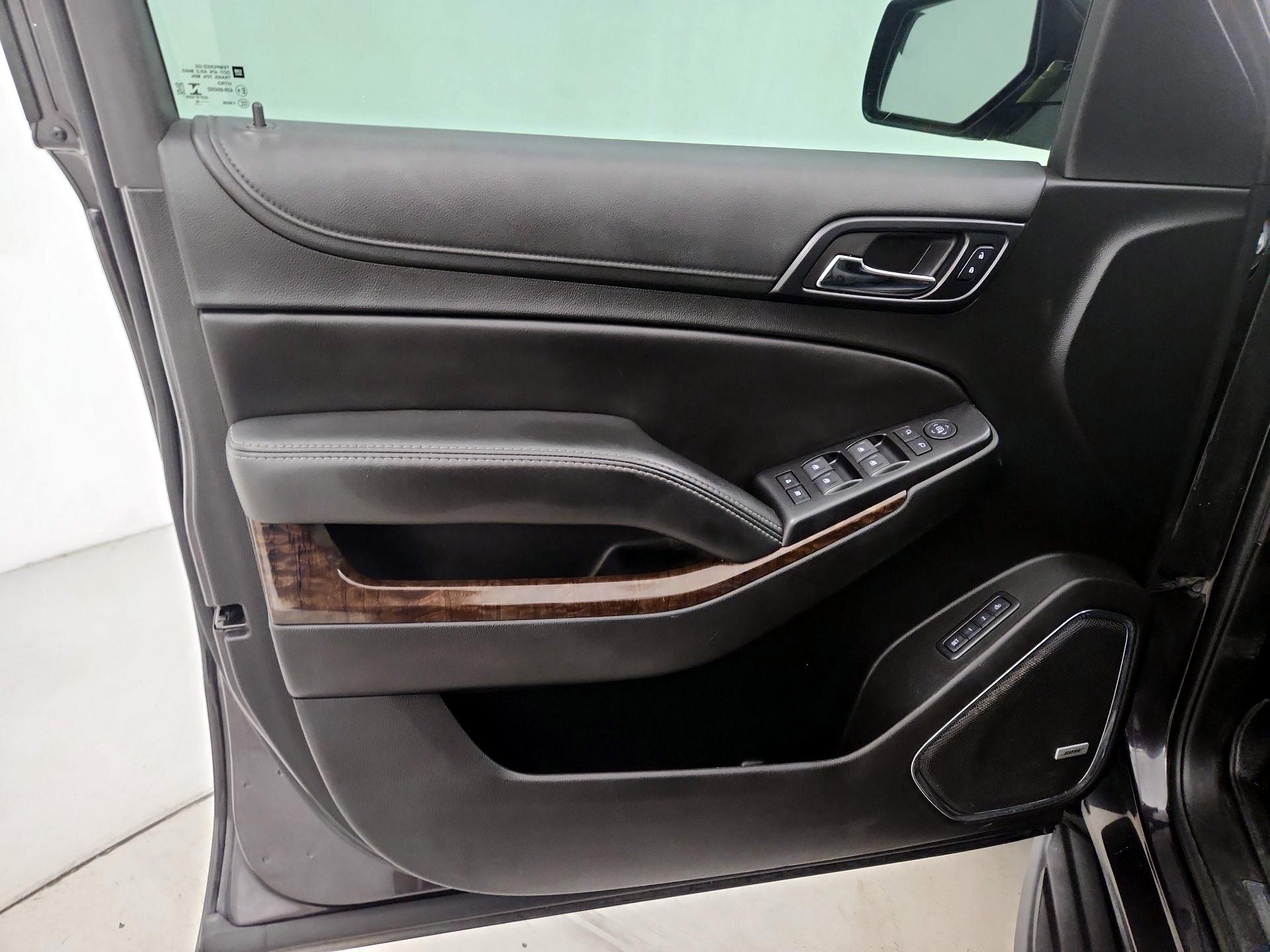 Thumbnail: 2018 Chevrolet Suburban - 12