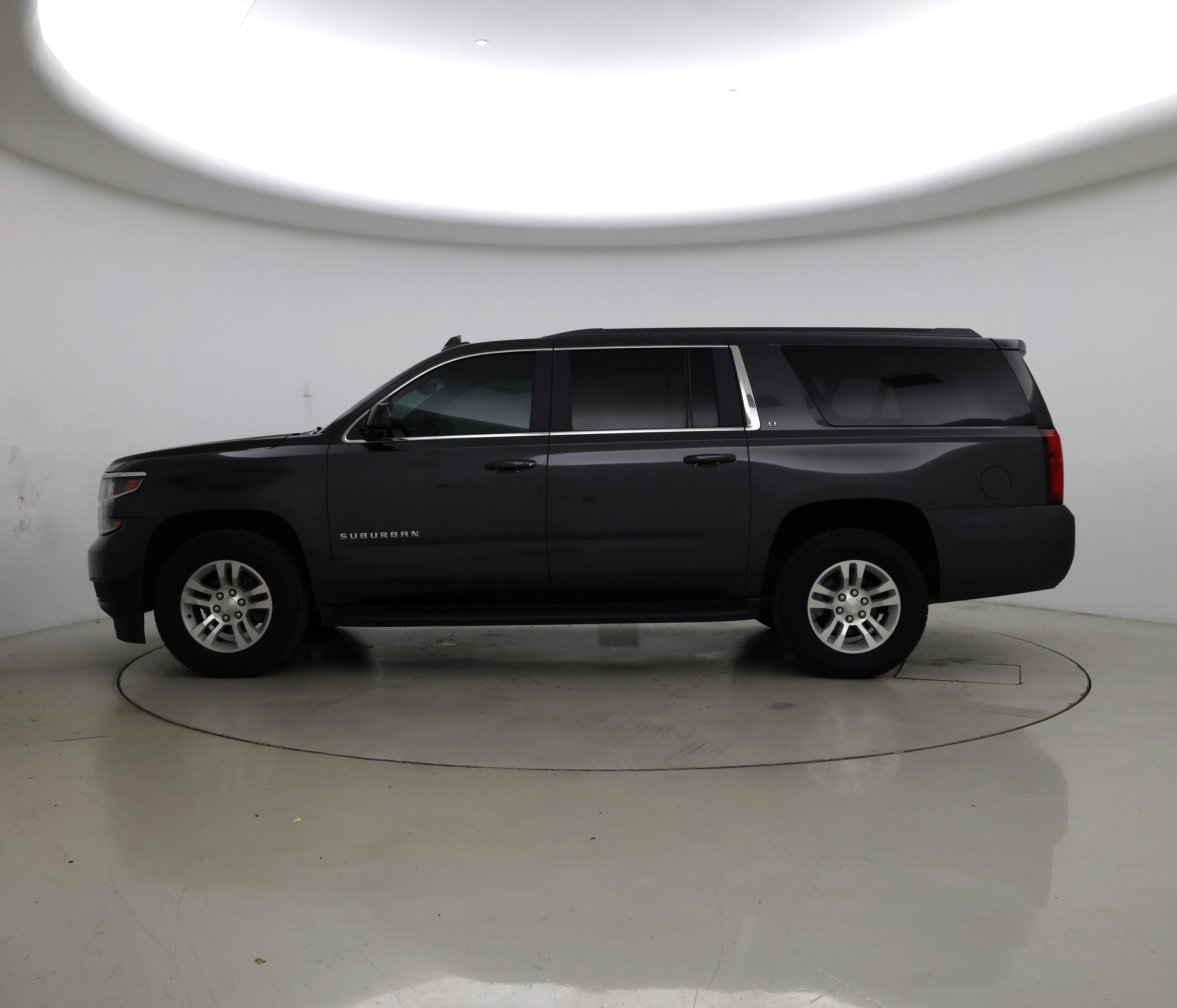 Thumbnail: 2018 Chevrolet Suburban - 3