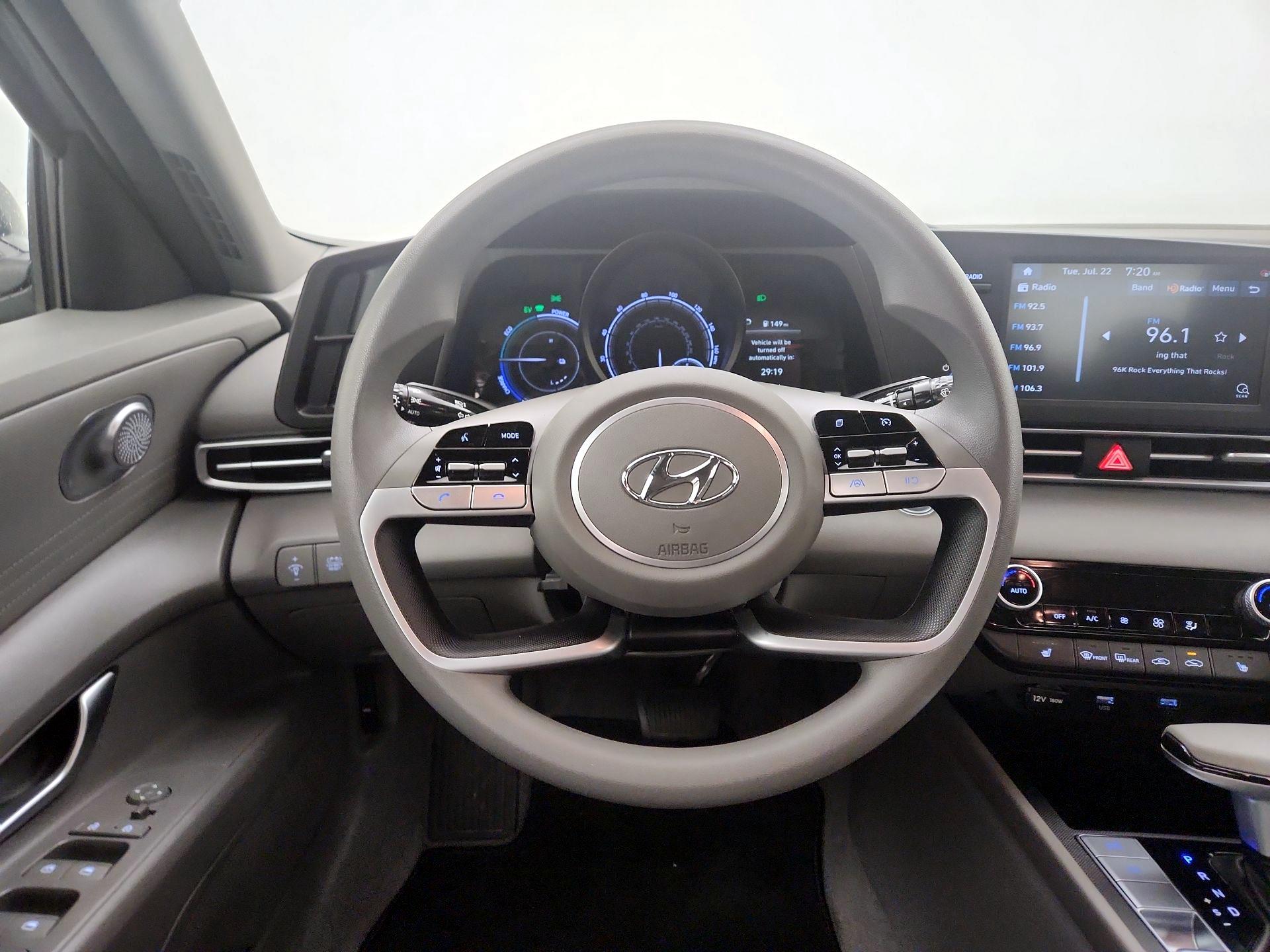 Thumbnail: 2022 Hyundai Elantra - 10