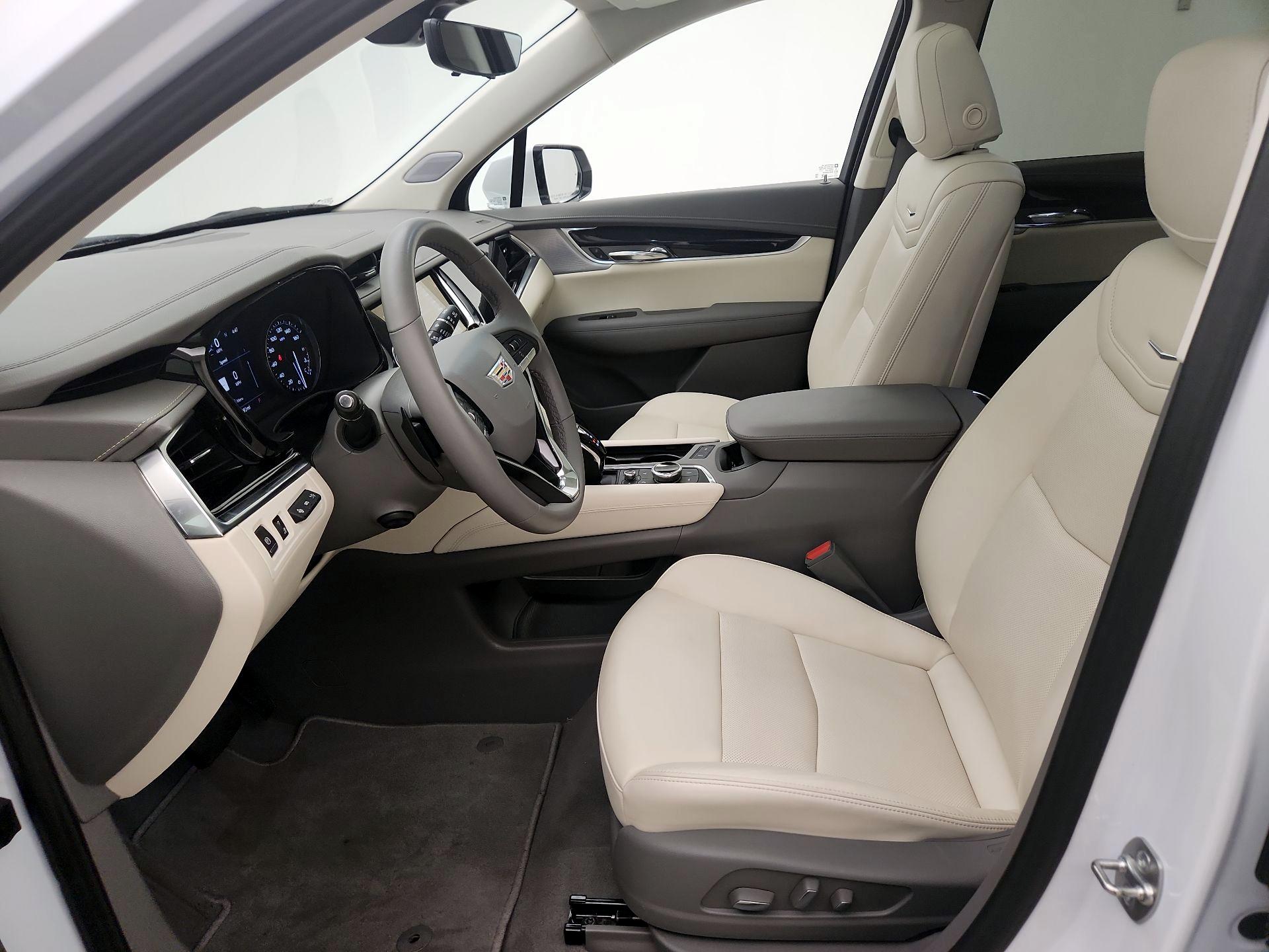 Thumbnail: 2024 Cadillac XT6 - 11