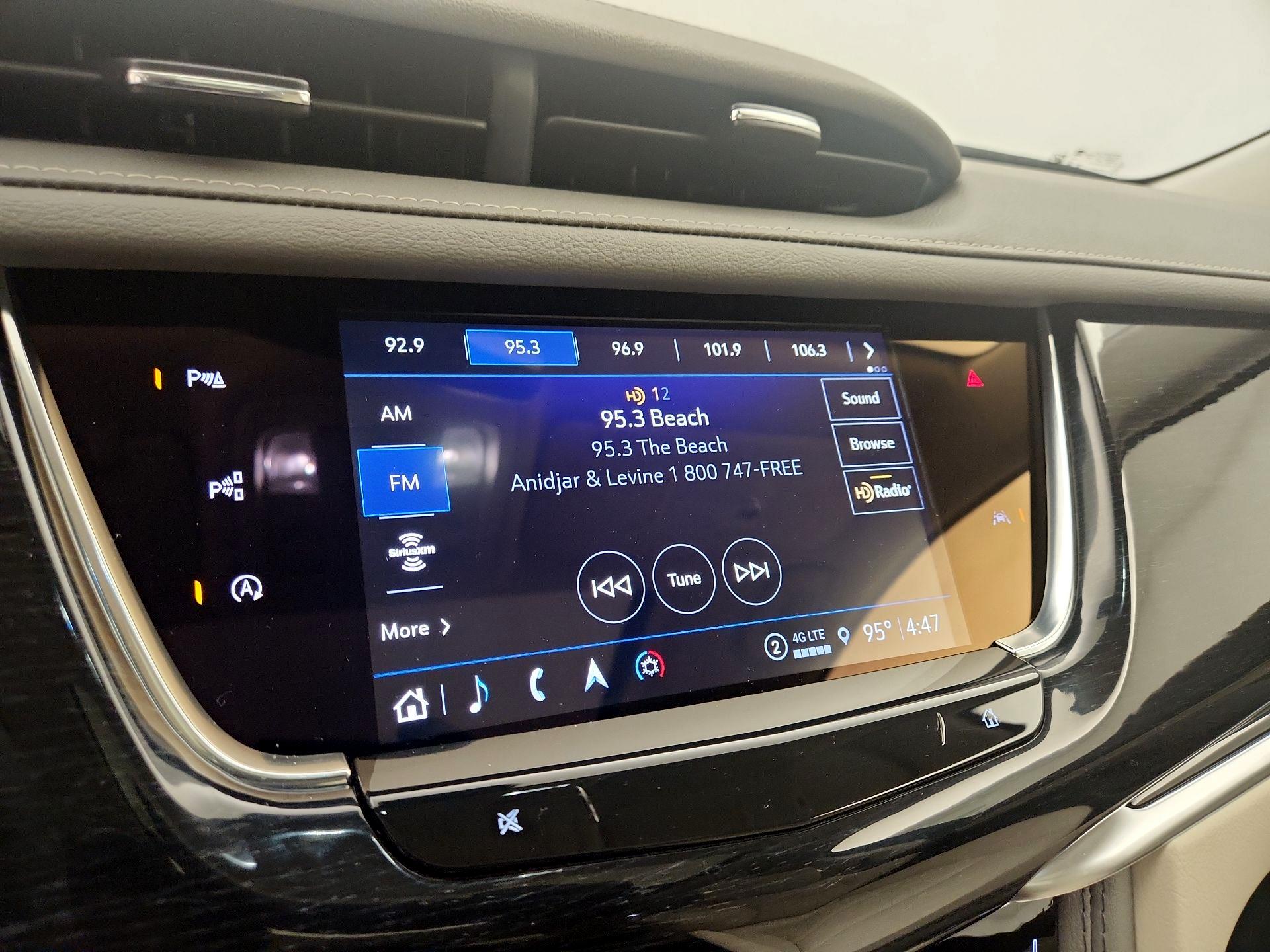 Thumbnail: 2024 Cadillac XT6 - 15