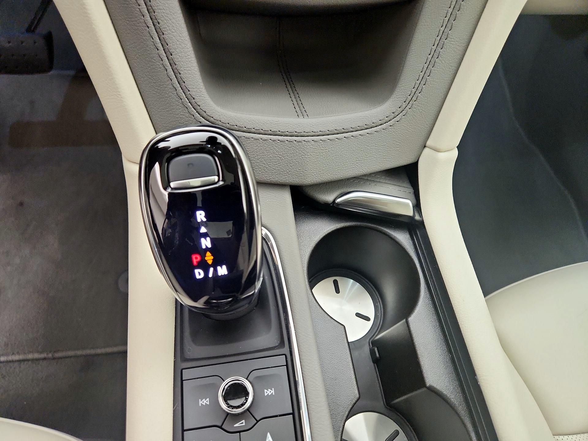 Thumbnail: 2024 Cadillac XT6 - 17